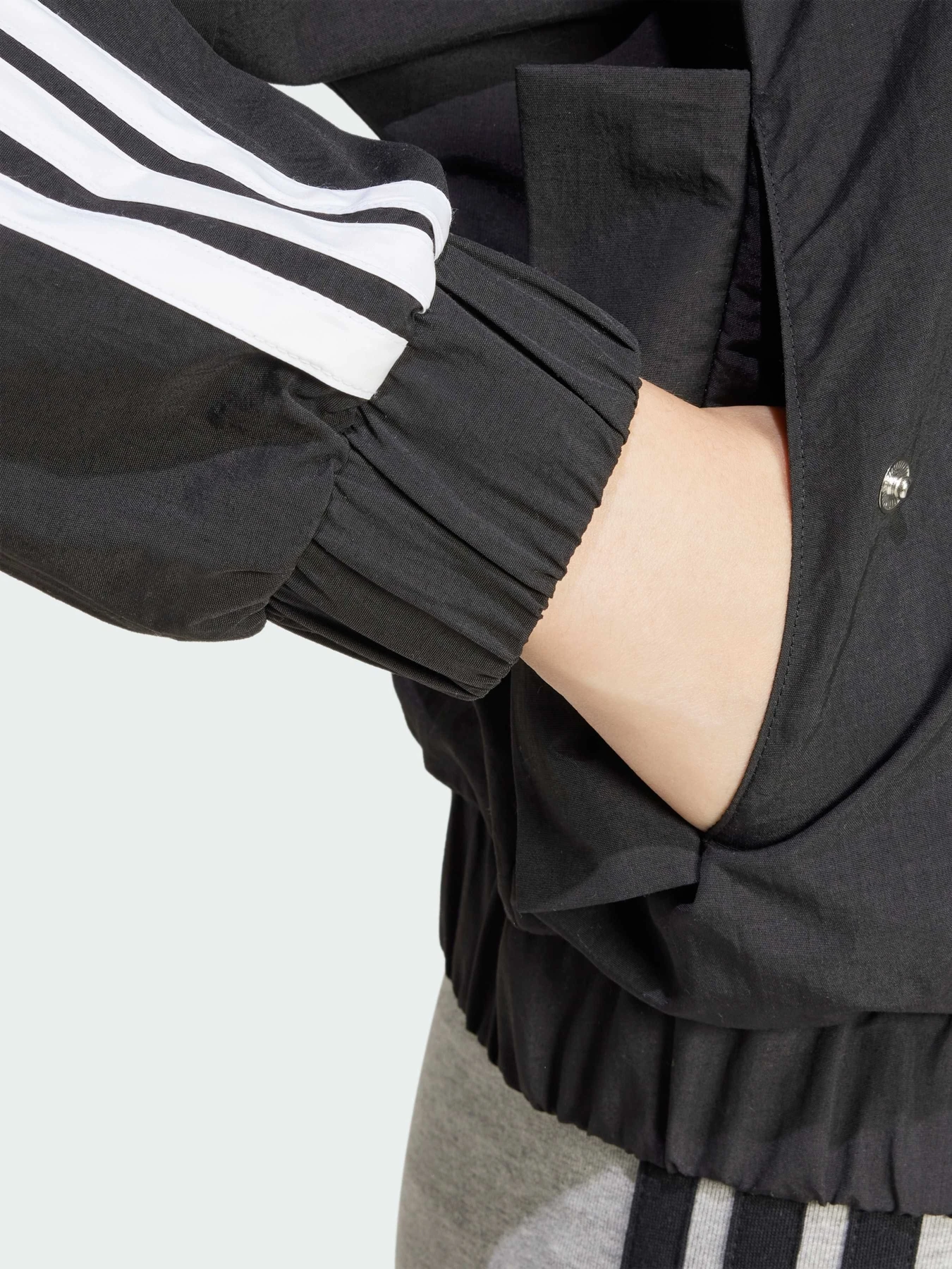 Куртки та дублянки Adidas модель JD5317 Фото