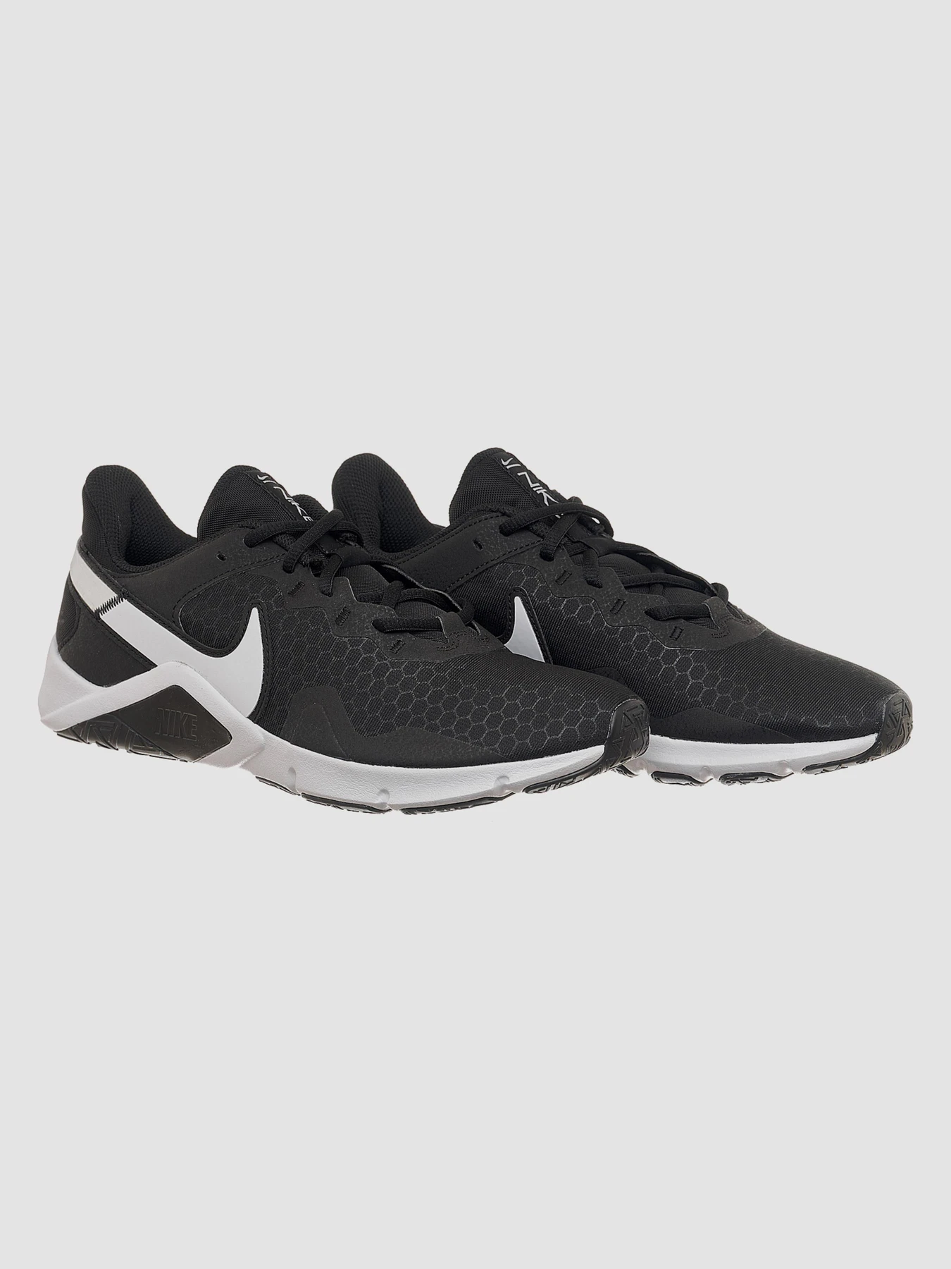 Кросівки NIKE Legend Essential 2 модель CQ9356-001 Фото