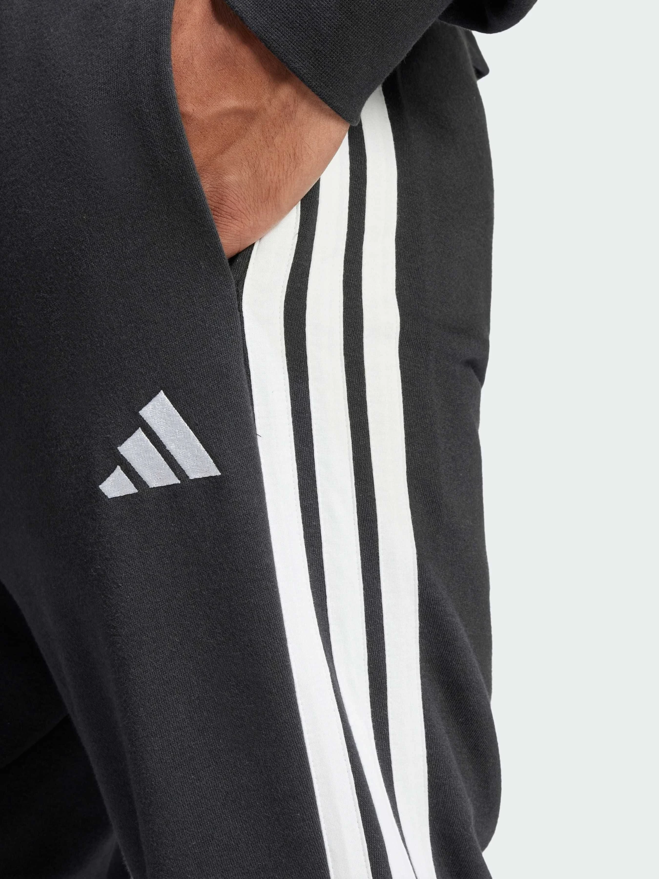 Брюки Adidas модель JD1881 Брюки Adidas модель JD1881 Фото