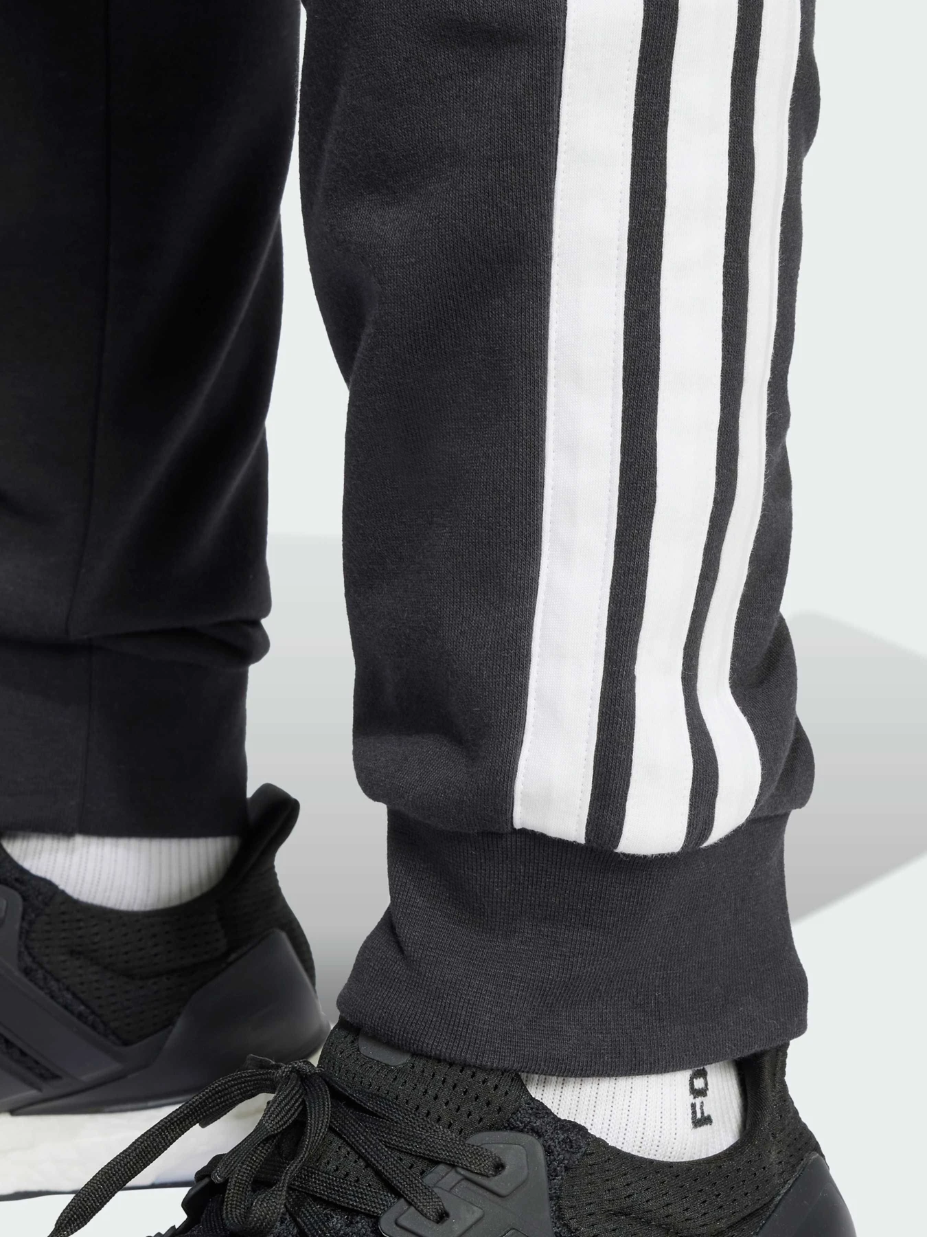 Брюки Adidas модель JD1881 Брюки Adidas модель JD1881 Фото