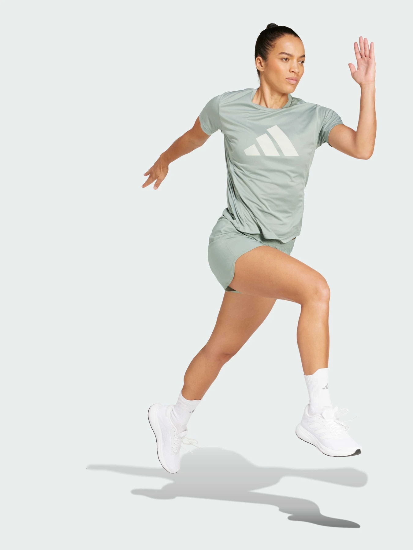 Футболки и поло Adidas модель JD2338 Футболки и поло Adidas модель JD2338 Фото