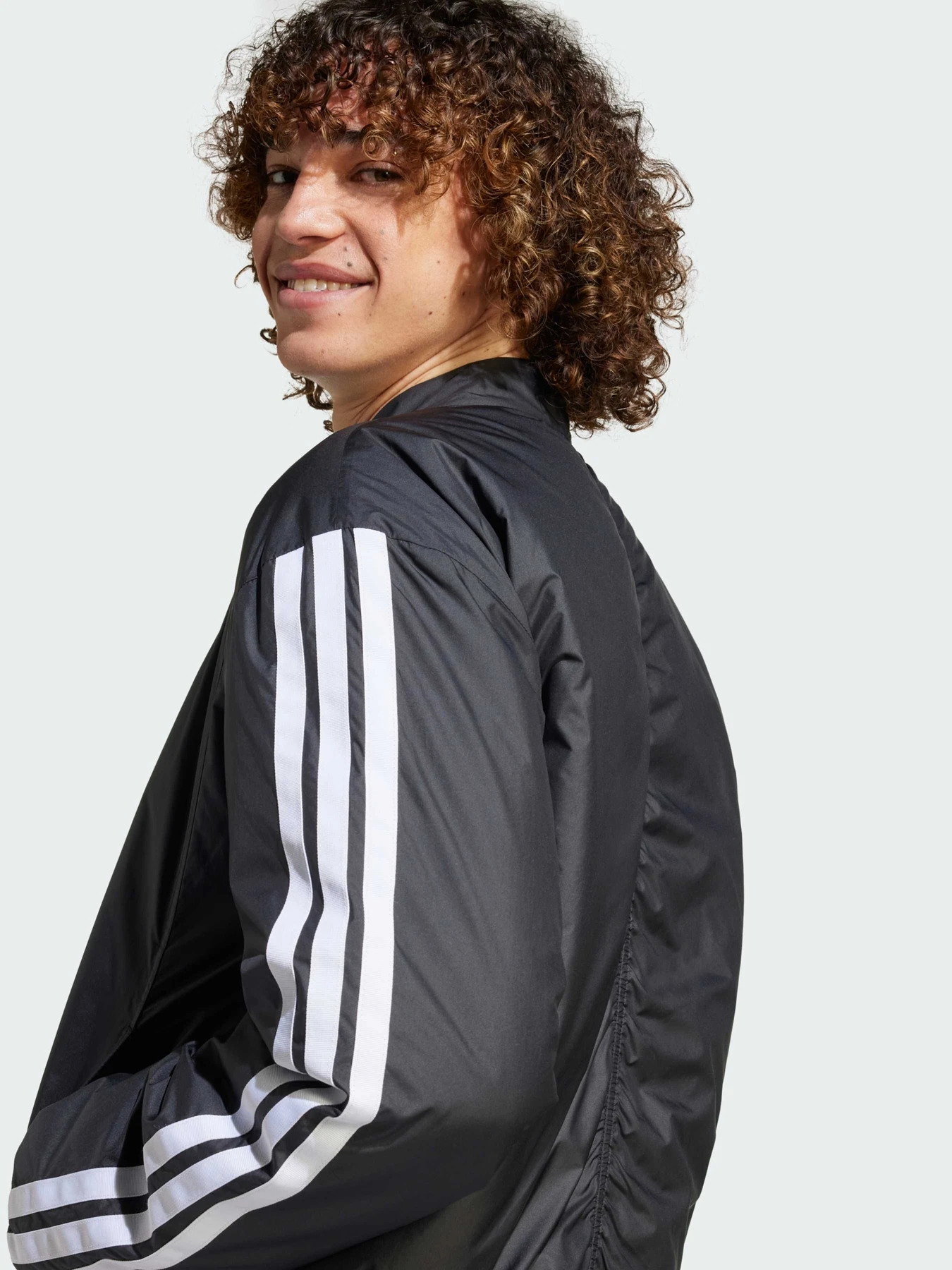 Куртки та дублянки Adidas модель JD1294 Фото