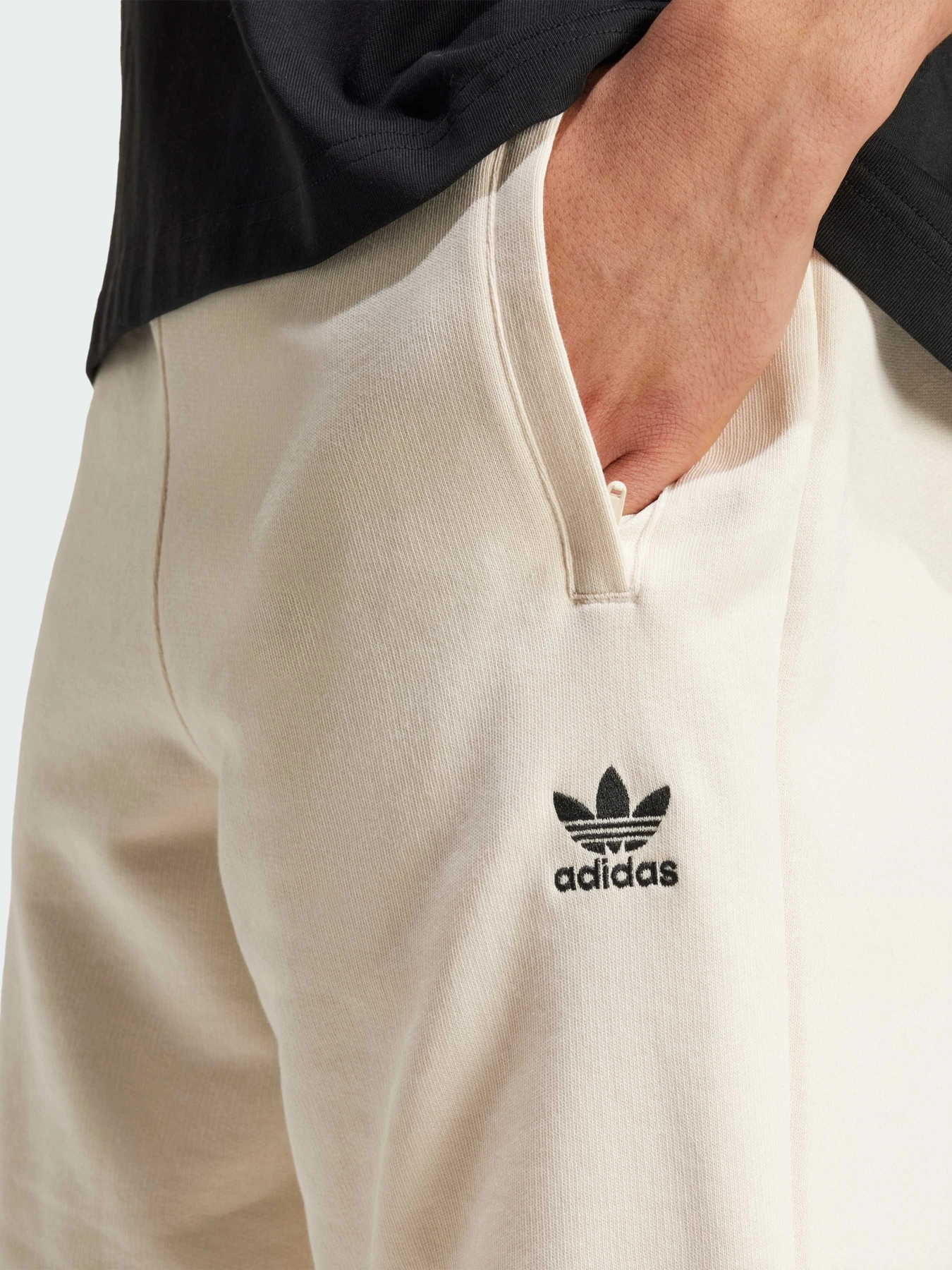 Шорти Adidas модель IY8518 Шорти Adidas модель IY8518 Фото