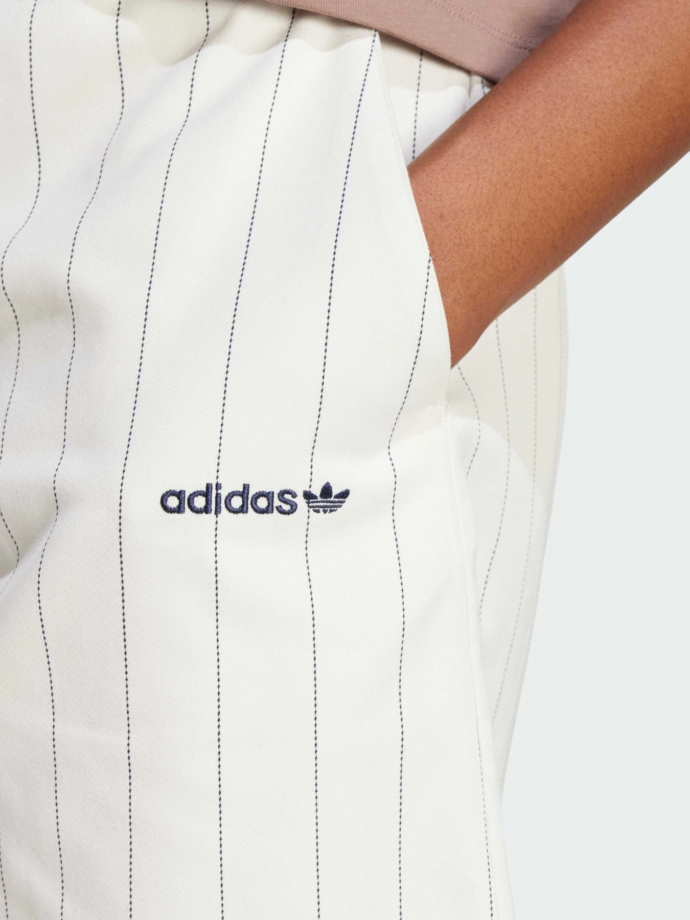 Шорты Adidas модель JC7684 Шорты Adidas модель JC7684 Фото