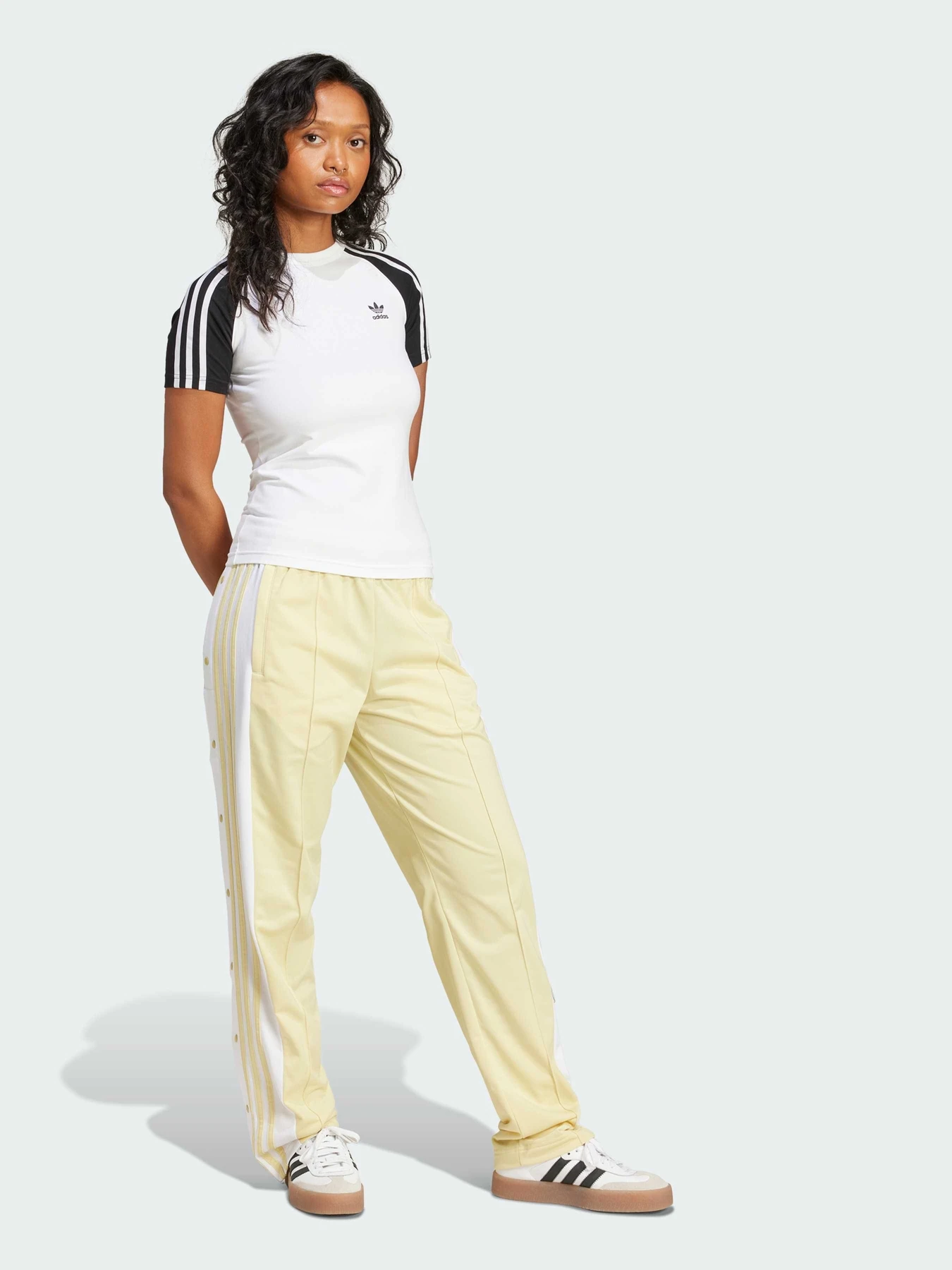 Брюки Adidas Adicolor модель JD0855 Брюки Adidas Adicolor модель JD0855 Фото
