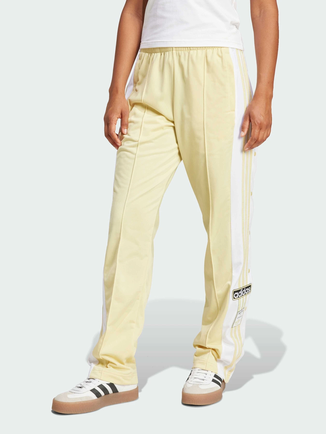 Брюки Adidas Adicolor модель JD0855 Брюки Adidas Adicolor модель JD0855 Фото