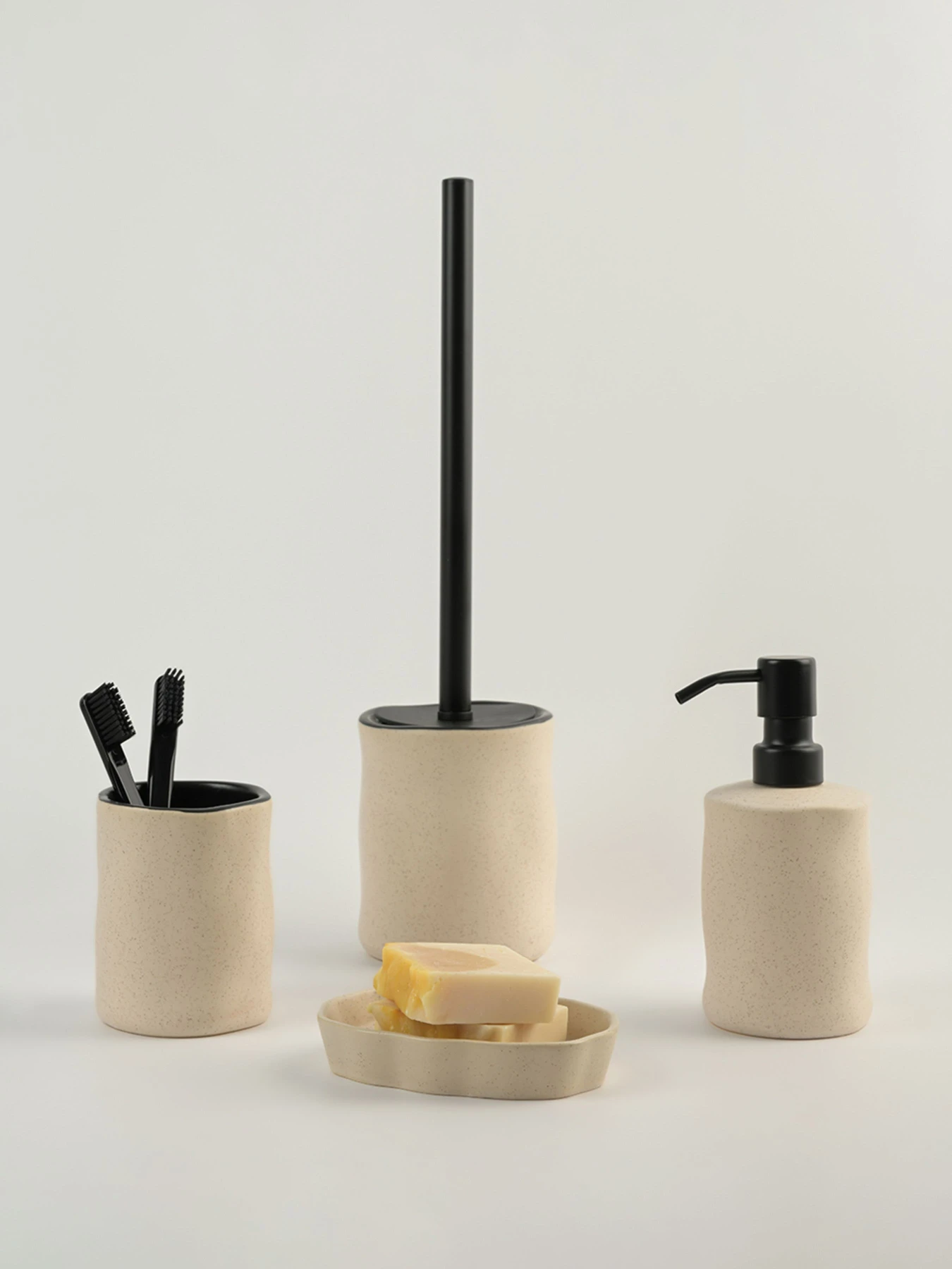 Диспенсер для жидкого мыла "Porto" бежевый/черный MBM HOME модель BA-34 BEIGE/BLACK Диспенсер для жидкого мыла "Porto" бежевый/черный MBM HOME модель BA-34 BEIGE/BLACK Фото