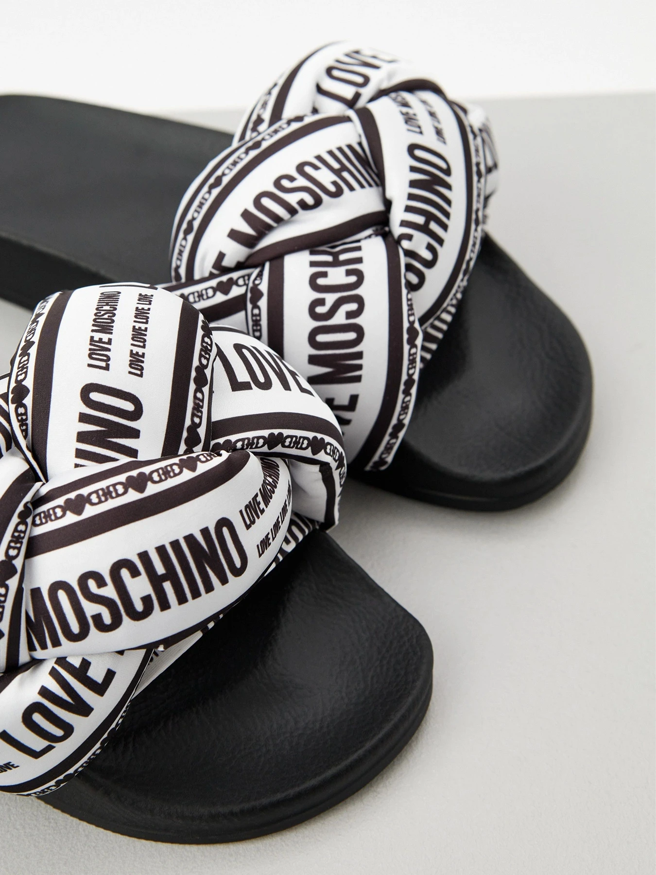 Шльопанці Moschino модель JA28312G0MIW310A Фото