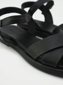 Сандалії URBAN TRACE модель 024-098-1-1198-Black Фото