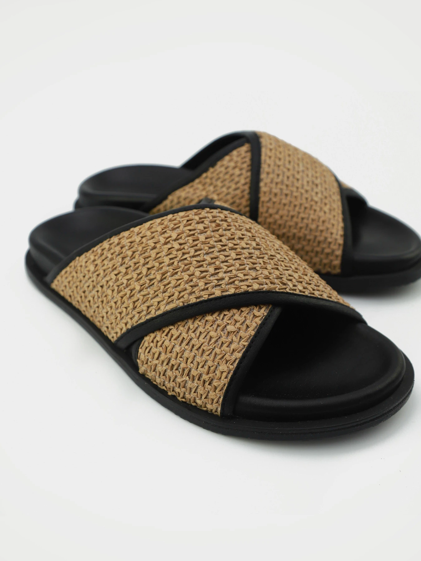 Шлёпанцы URBAN TRACE модель D27083-803-BLACK Фото