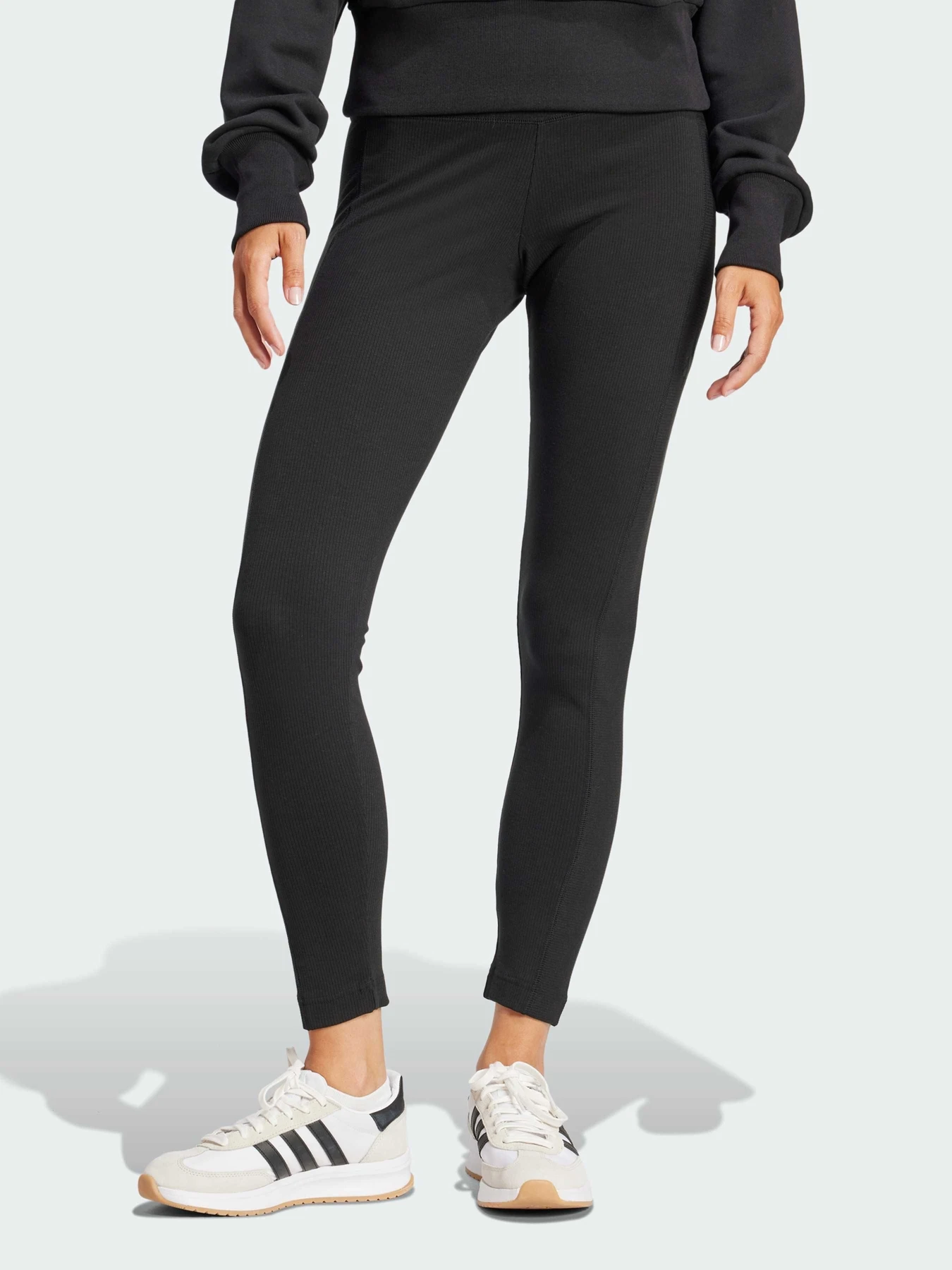 Брюки Adidas модель JJ1249 Брюки Adidas модель JJ1249 Фото