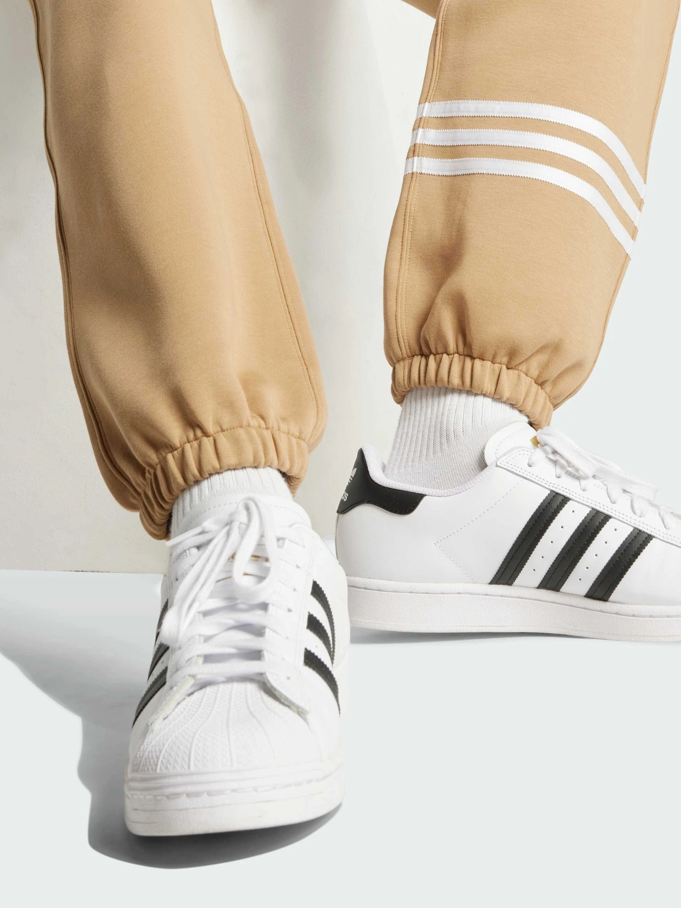 Брюки Adidas Adicolor модель JC9901 Фото