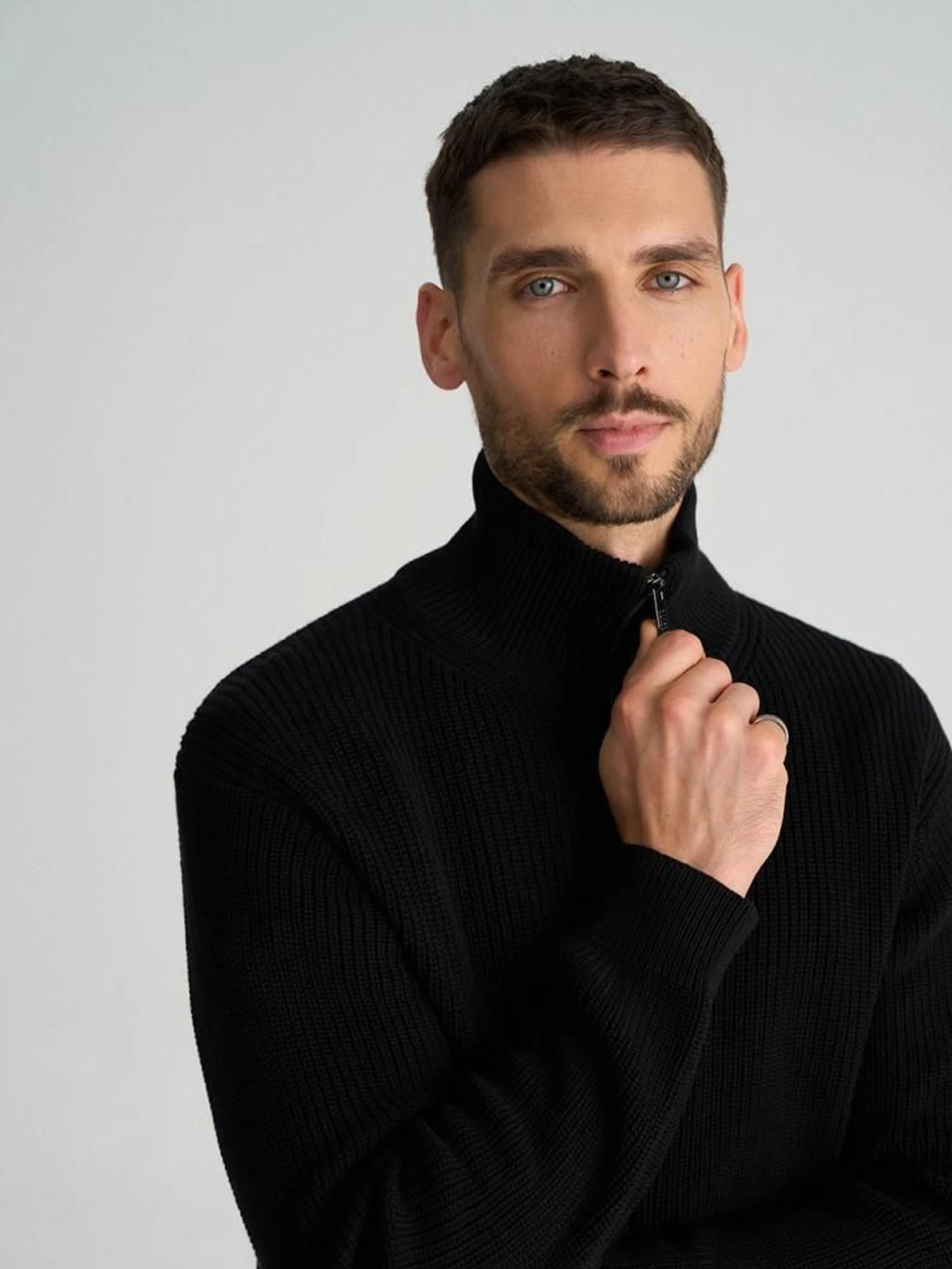 Свитры и кардиганы DIVERSE модель 10045679 Свитры и кардиганы DIVERSE модель 10045679 Фото