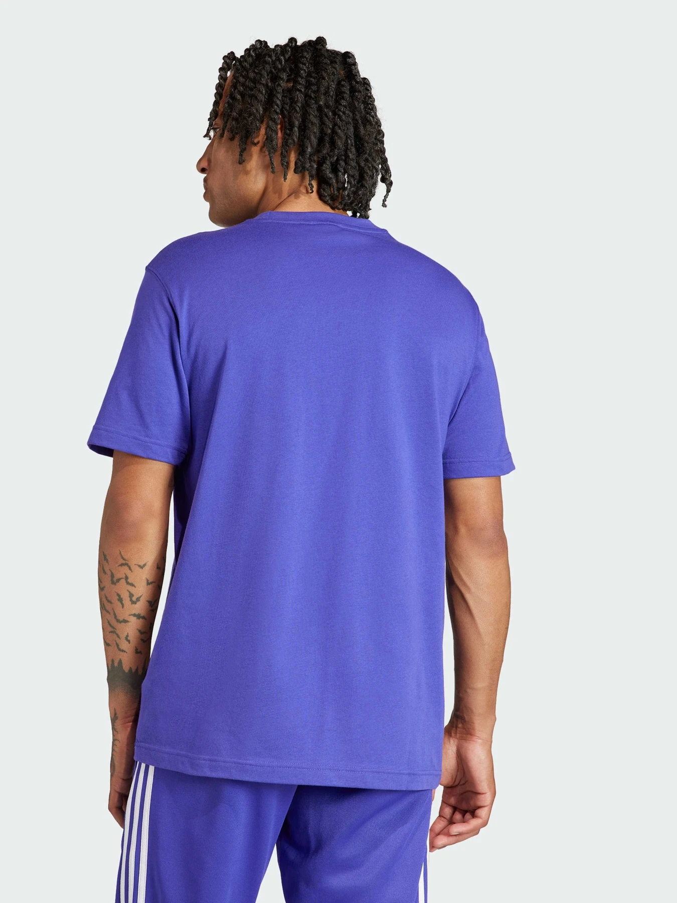 Футболки і поло Adidas Adicolor модель IR7982 Футболки і поло Adidas Adicolor модель IR7982 Фото