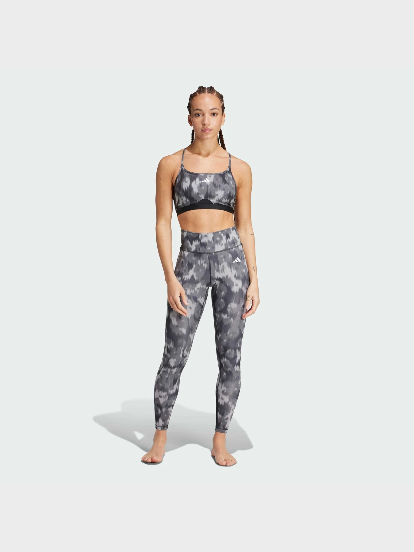 Брюки Adidas модель IK5446 Брюки Adidas модель IK5446 Фото