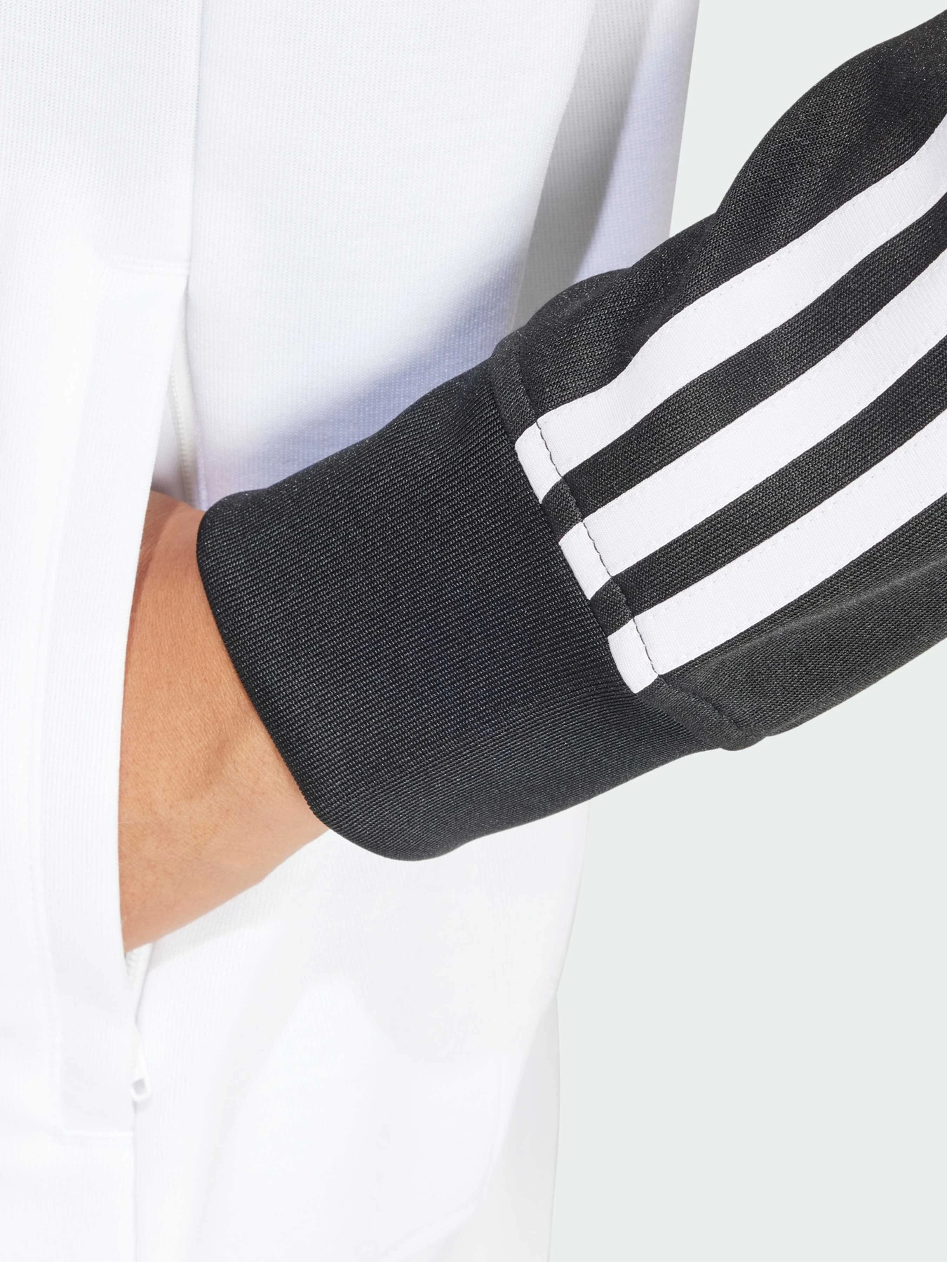 Худи и свитшоты Adidas модель IS4103 Худи и свитшоты Adidas модель IS4103 Фото
