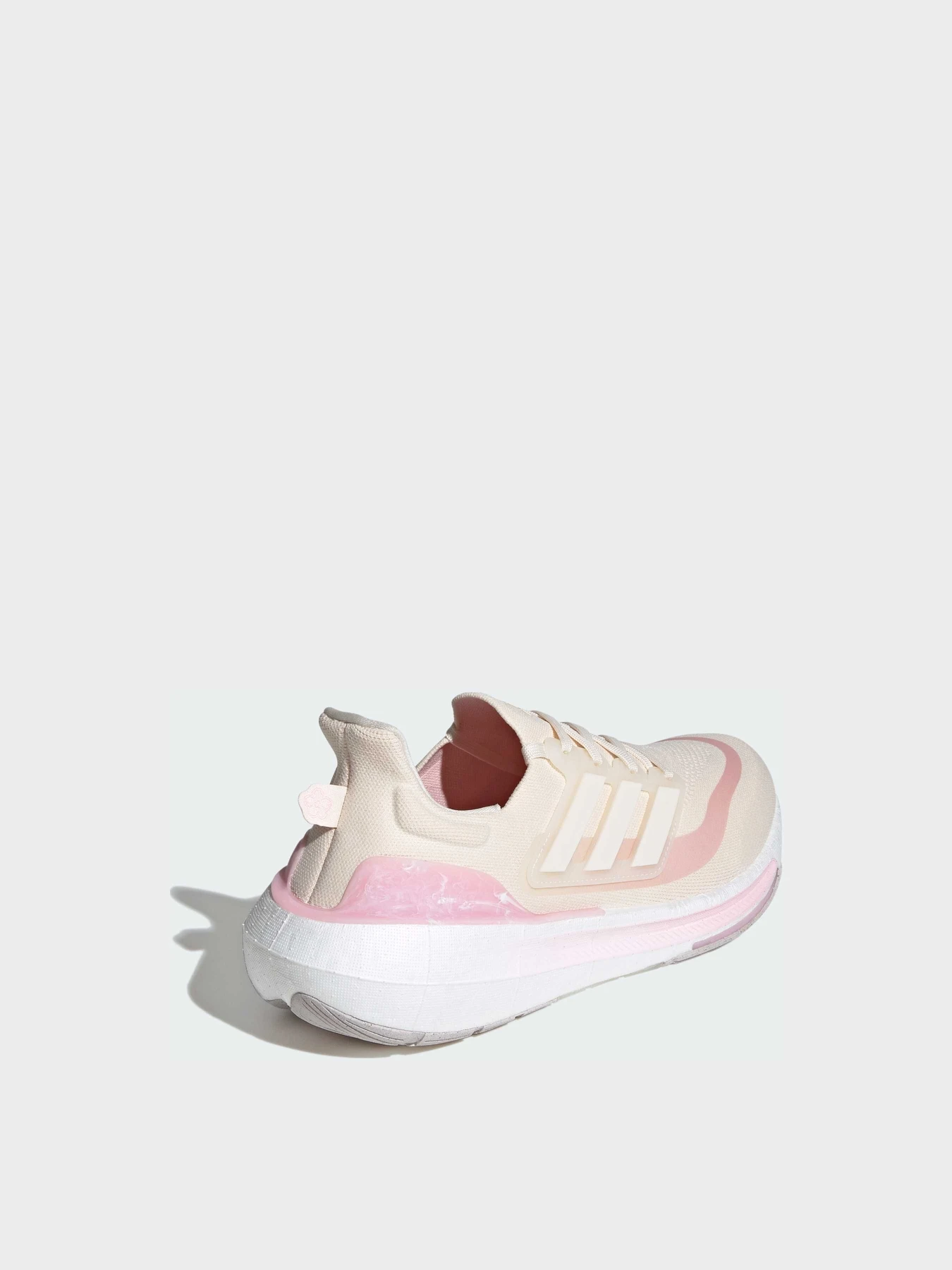 Кроссовки Adidas Ultraboost модель IE5828 Кроссовки Adidas Ultraboost модель IE5828 Фото