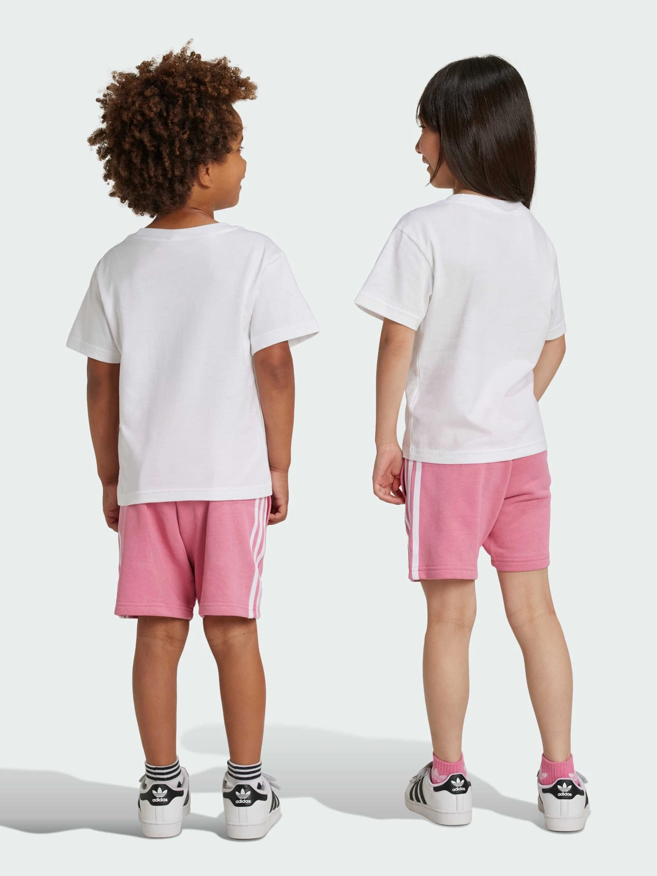 Костюмы Adidas Adicolor модель JE1612 Костюмы Adidas Adicolor модель JE1612 Фото