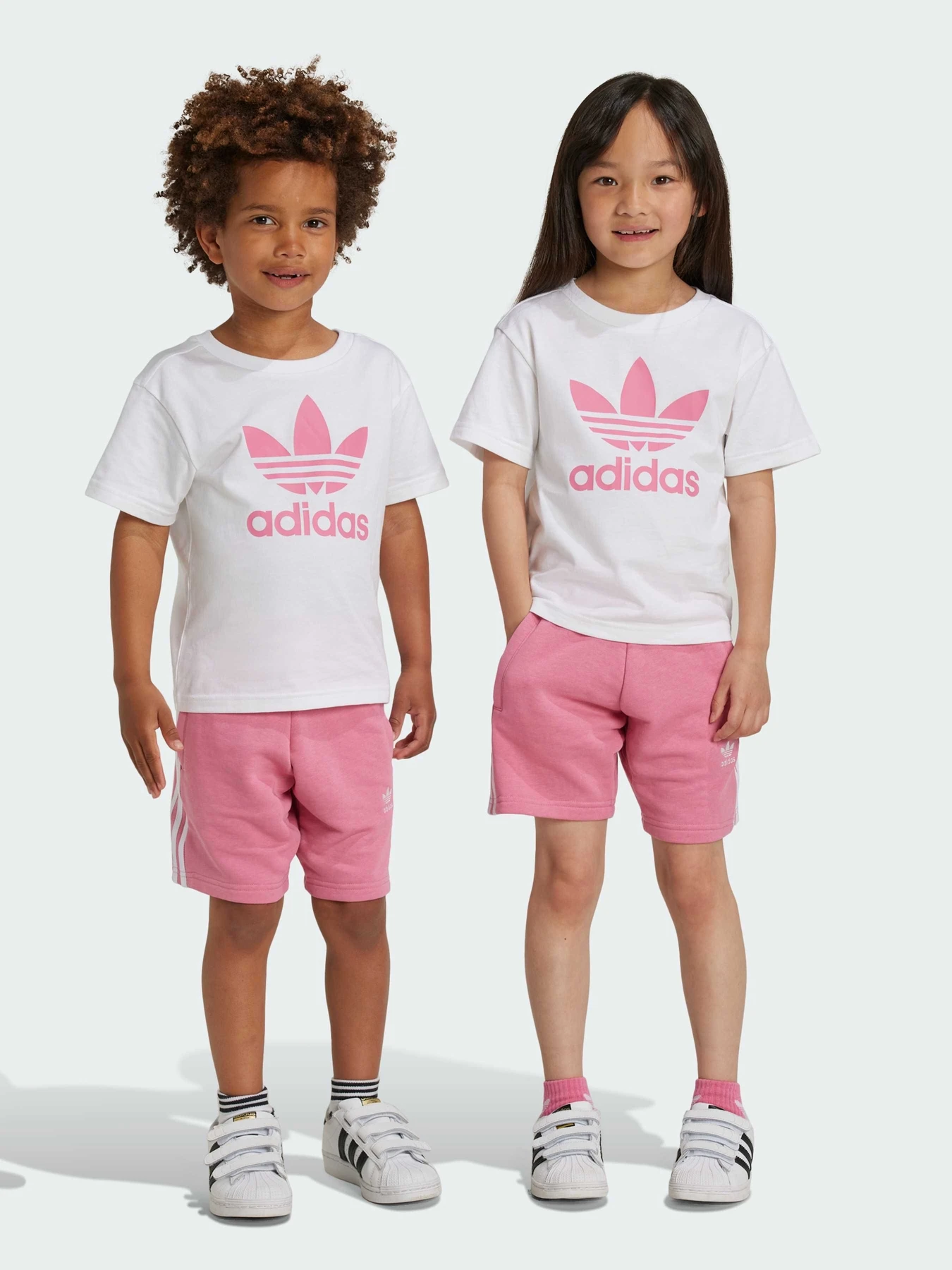 Костюмы Adidas Adicolor модель JE1612 Костюмы Adidas Adicolor модель JE1612 Фото