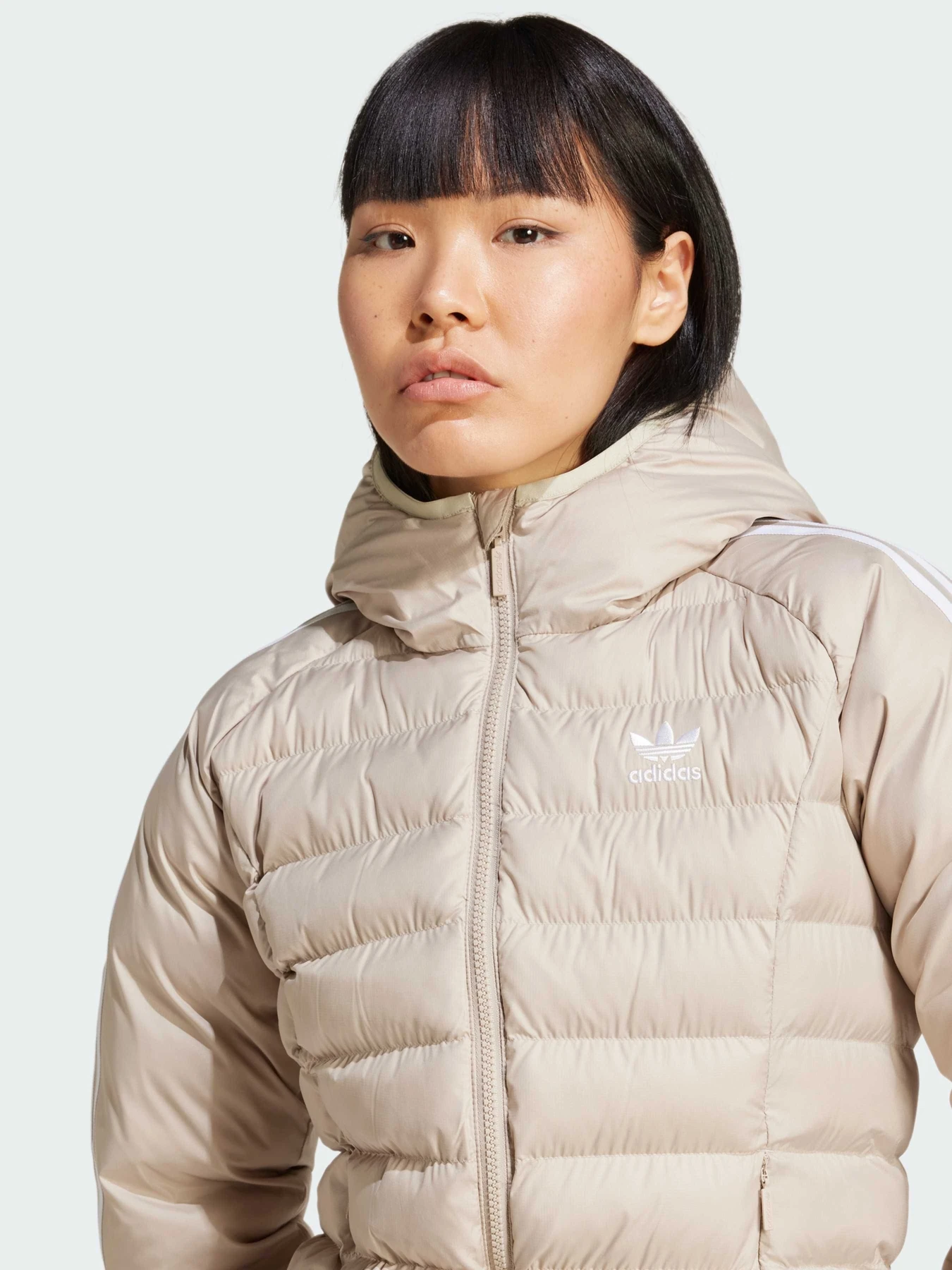 Куртки та дублянки Adidas Adicolor модель IW5850 Куртки та дублянки Adidas Adicolor модель IW5850 Фото