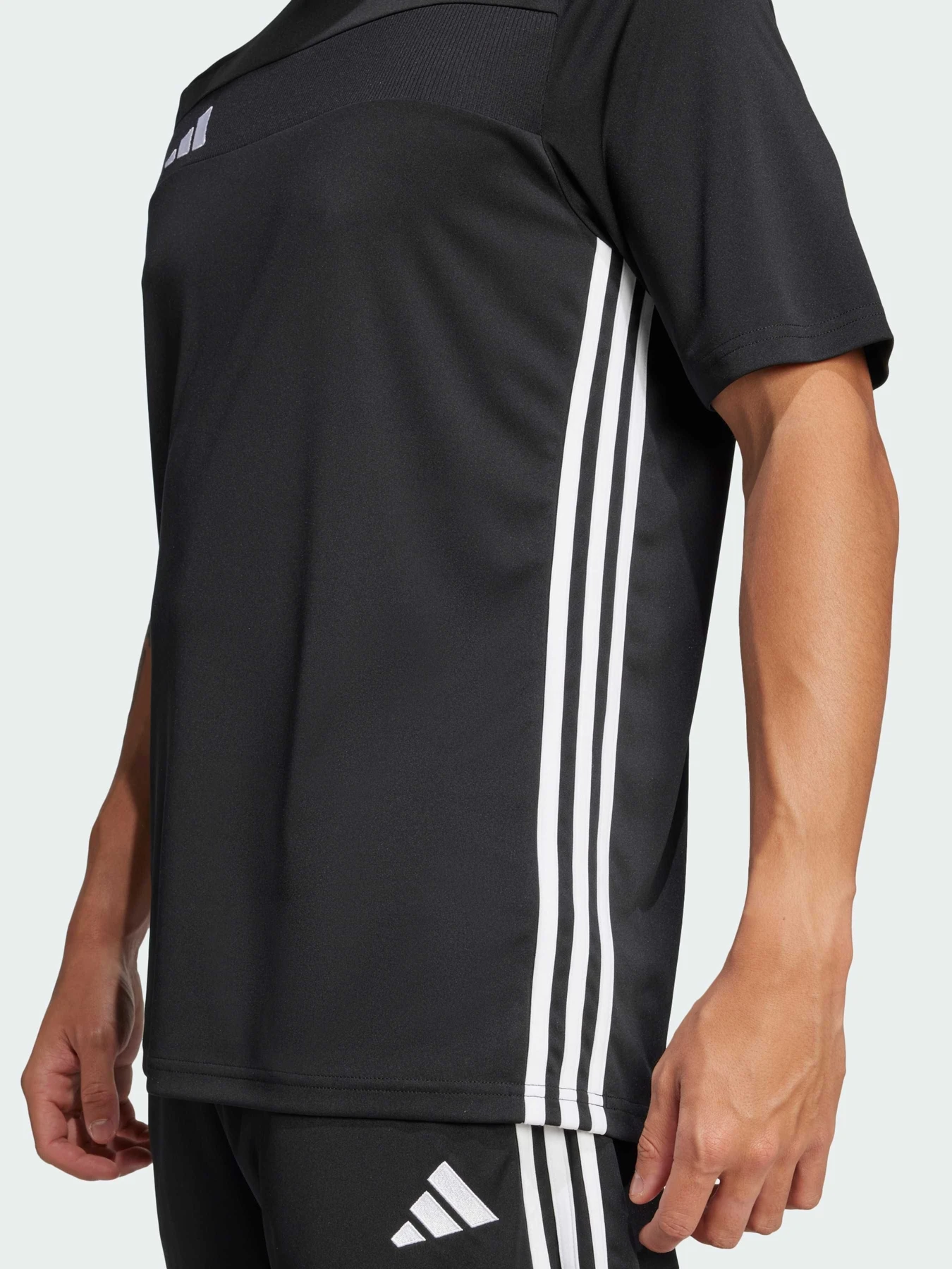 Футболки и поло Adidas Tiro модель JD0446 Футболки и поло Adidas Tiro модель JD0446 Фото