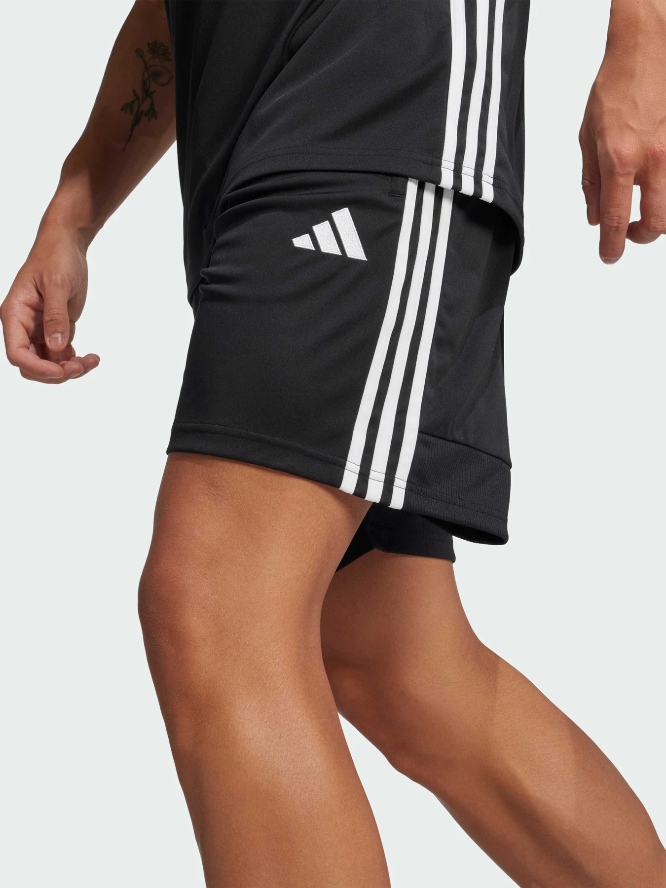 Шорты Adidas Tiro модель JD0430 Фото