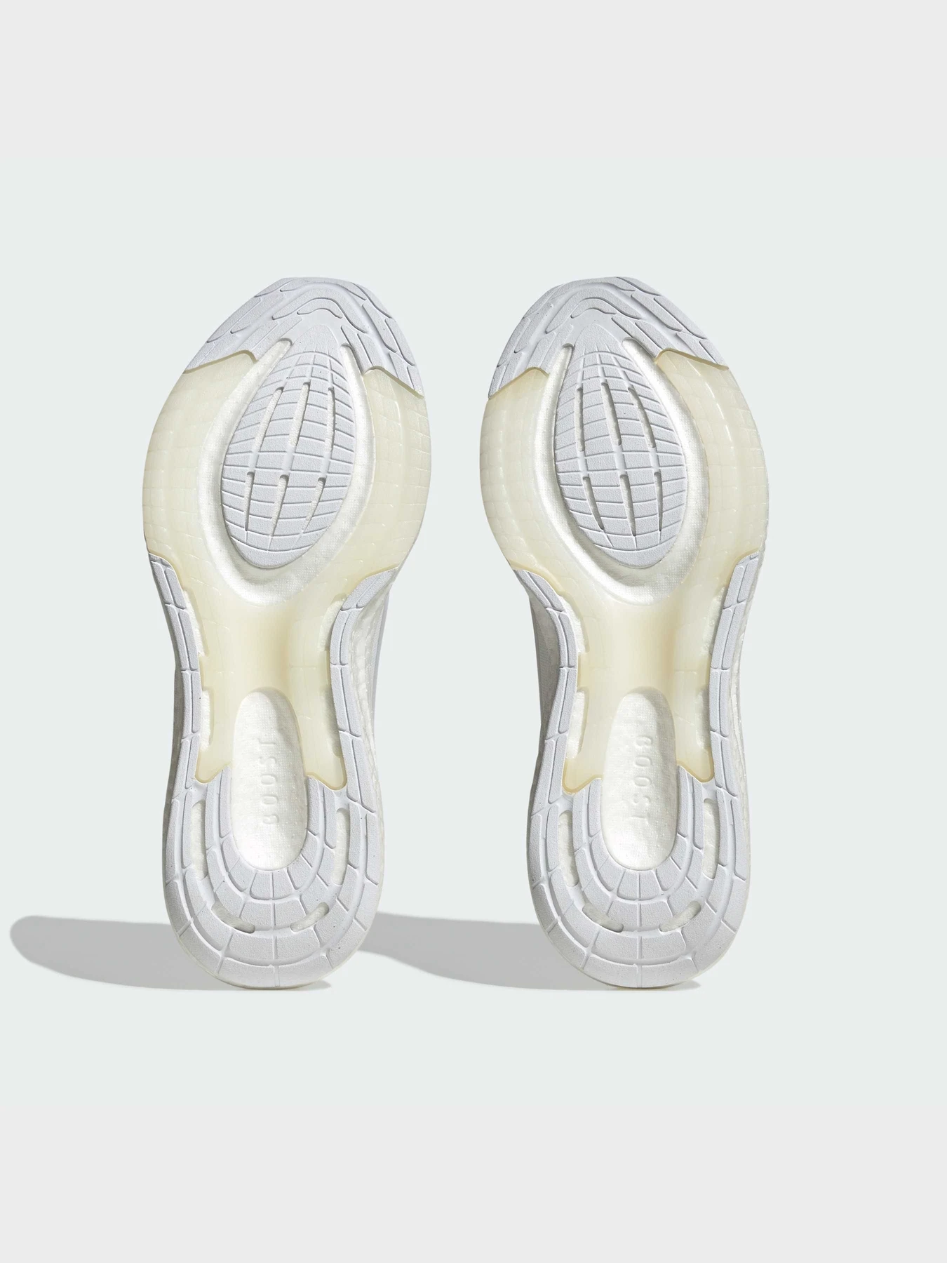 Кроссовки Adidas PureBoost модель IF2374 Кроссовки Adidas PureBoost модель IF2374 Фото