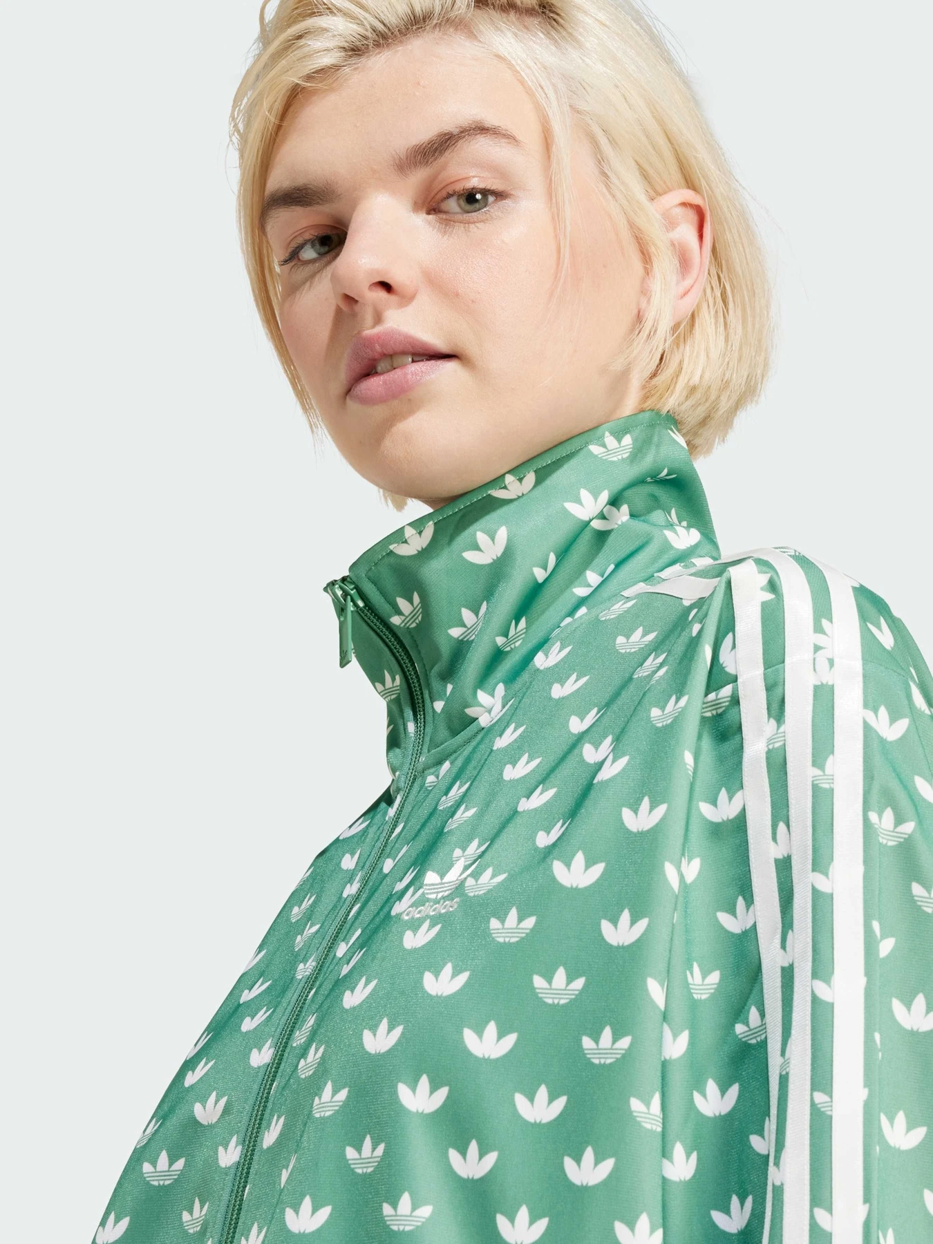 Худи и свитшоты Adidas Graphics модель IX0932 Фото
