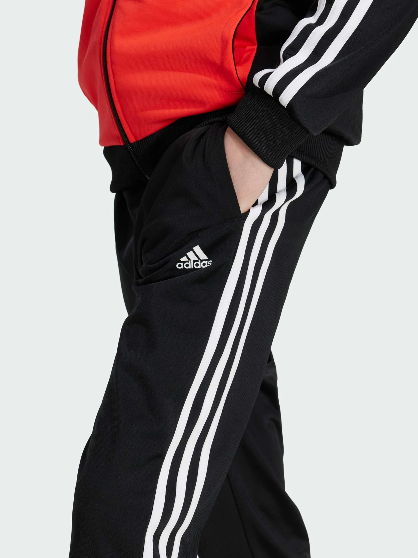 Костюмы Adidas модель IY1795 Костюмы Adidas модель IY1795 Фото