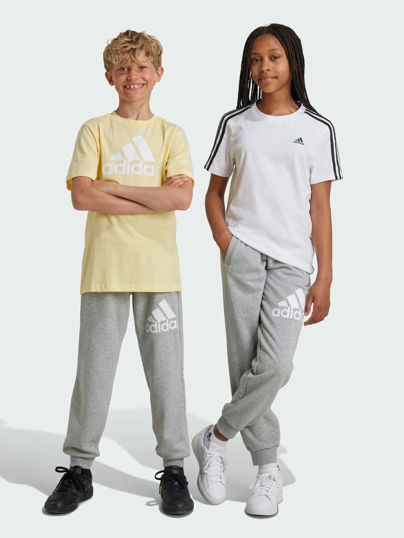 Брюки Adidas модель IX9587 Брюки Adidas модель IX9587 Фото