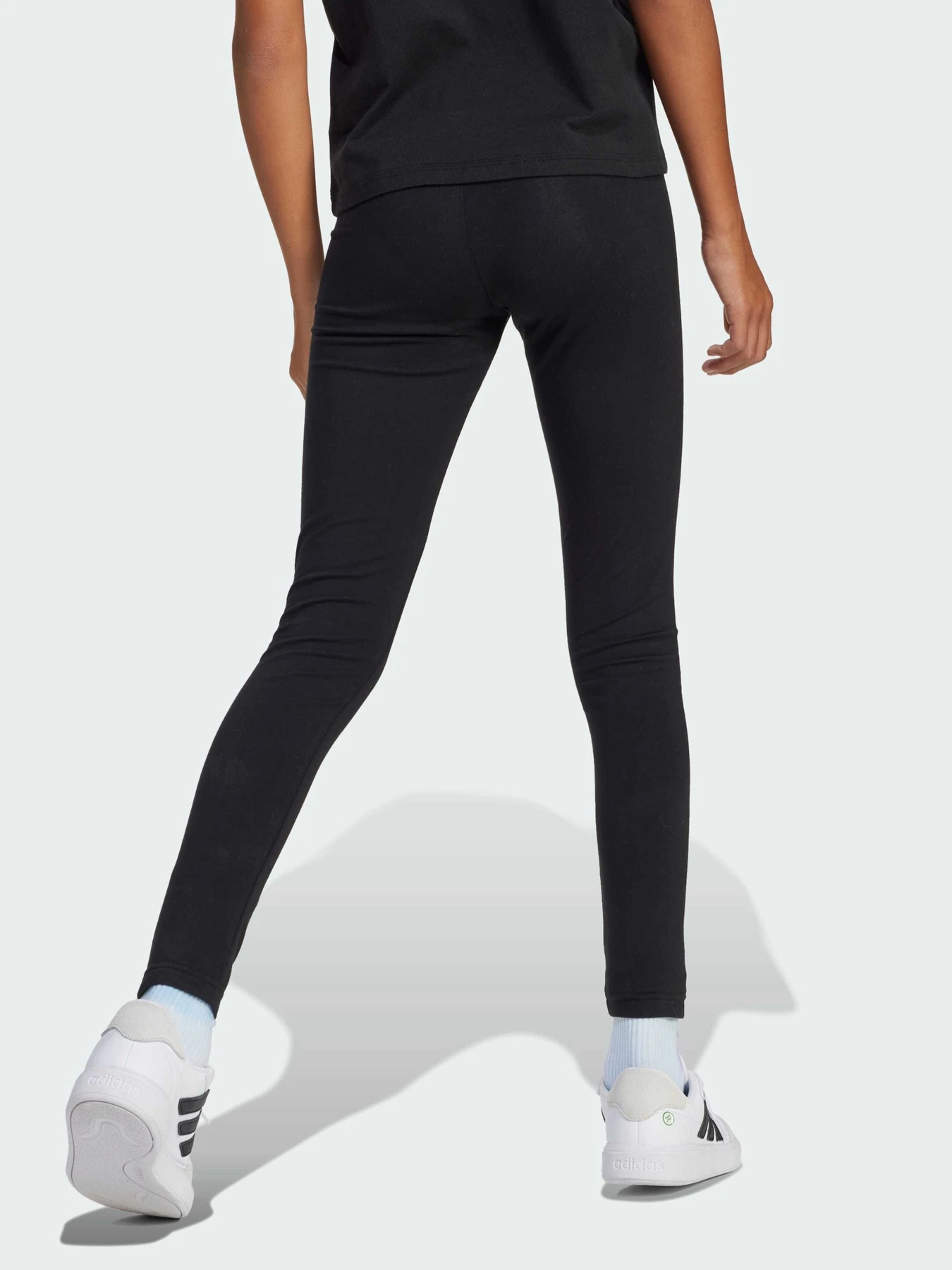 Брюки Adidas модель JC9741 Брюки Adidas модель JC9741 Фото