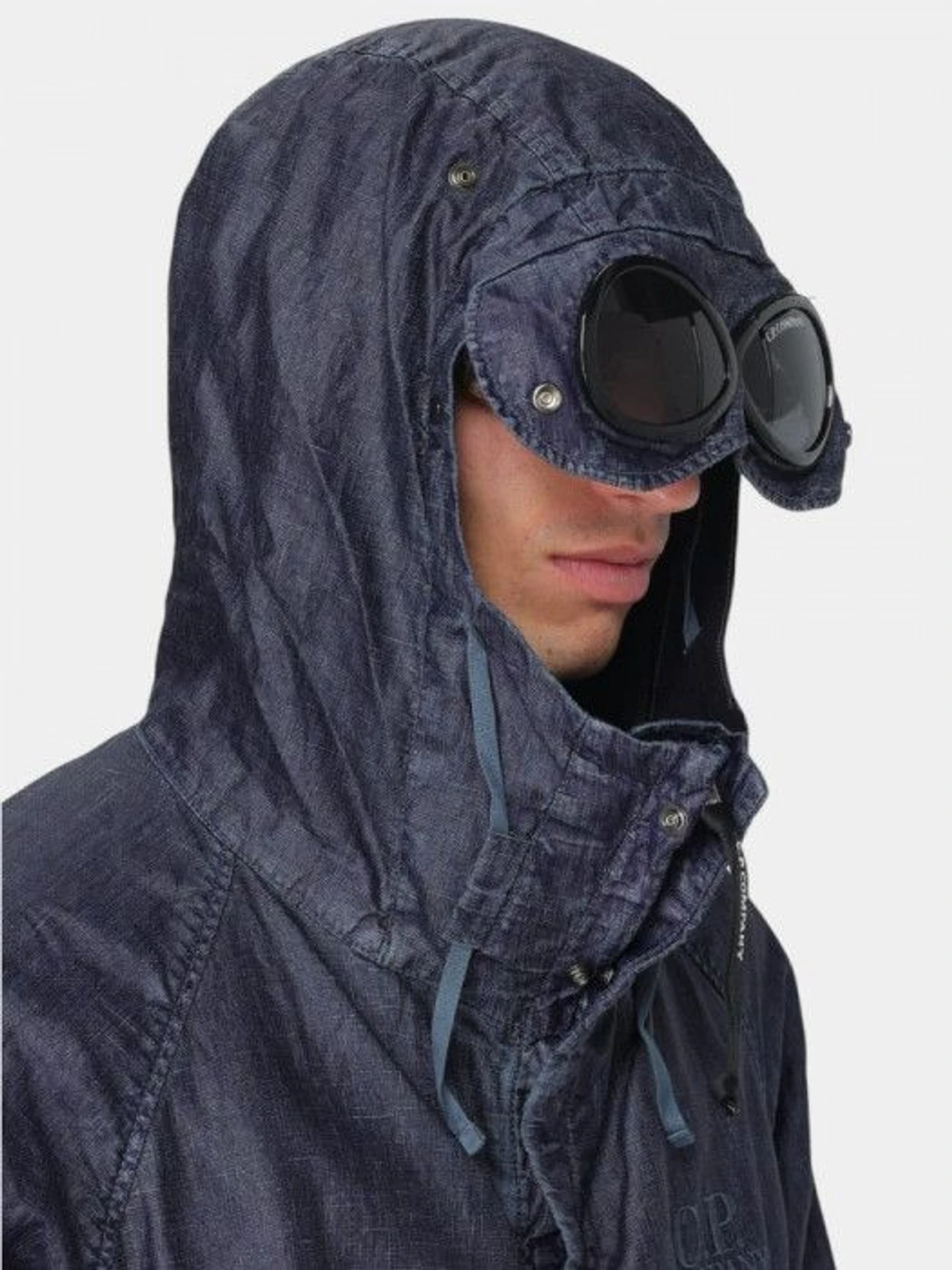 Куртки и дубленки CP Company модель 8038 Фото