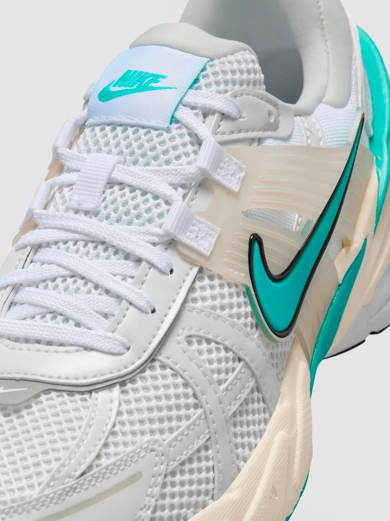 Кроссовки NIKE W V2k Run модель FD0736-105 Кроссовки NIKE W V2k Run модель FD0736-105 Фото