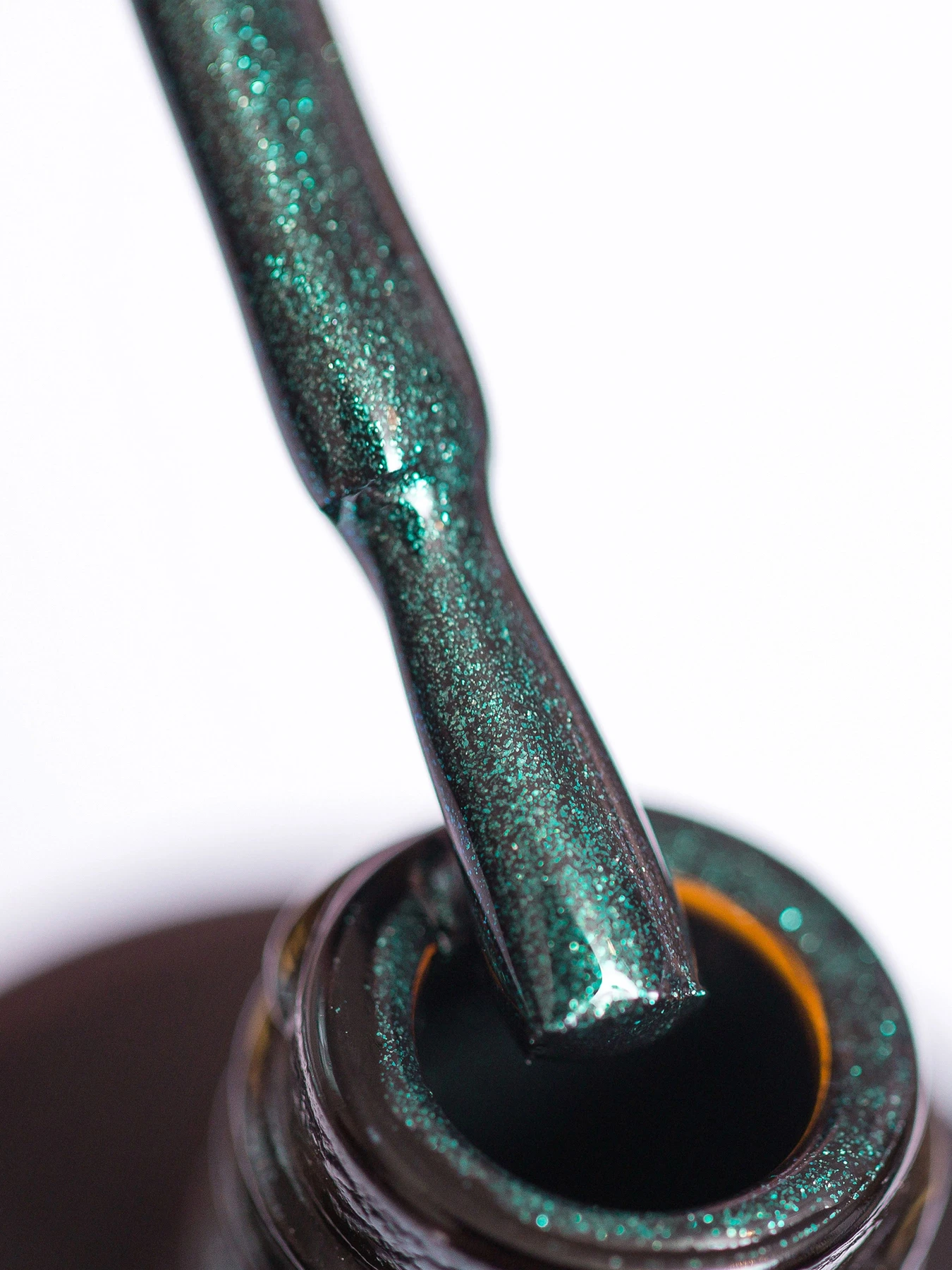Гель-лак GLOSS Shine 404, темно-зеленый с микроблеском. Shine GLOSS COMPANY модель 4823271402146 Гель-лак GLOSS Shine 404, темно-зеленый с микроблеском. Shine GLOSS COMPANY модель 4823271402146 Фото