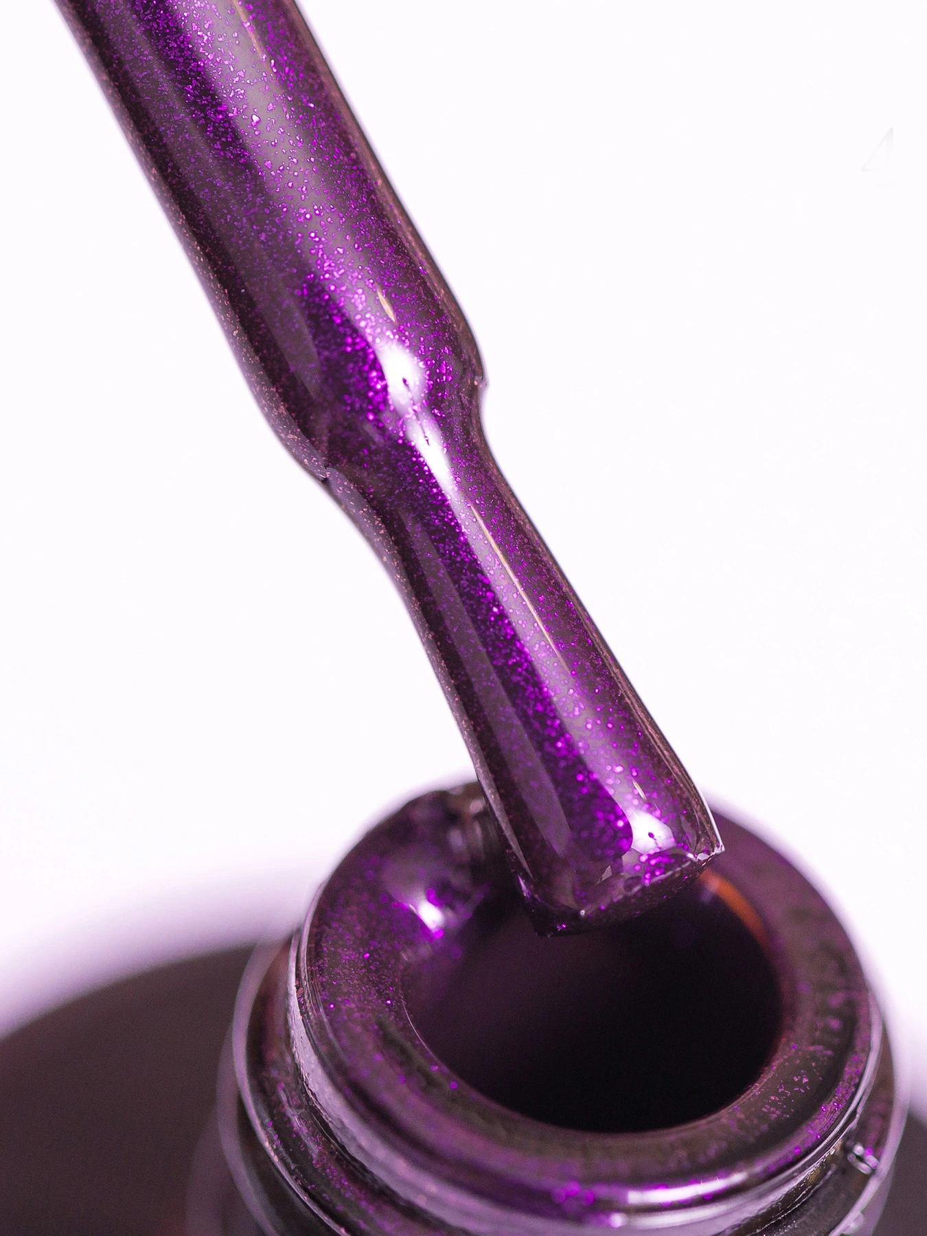 Гель-лак GLOSS Shine 405, фиолетовый с микроблеском Shine GLOSS COMPANY модель 4823271402436 Гель-лак GLOSS Shine 405, фиолетовый с микроблеском Shine GLOSS COMPANY модель 4823271402436 Фото