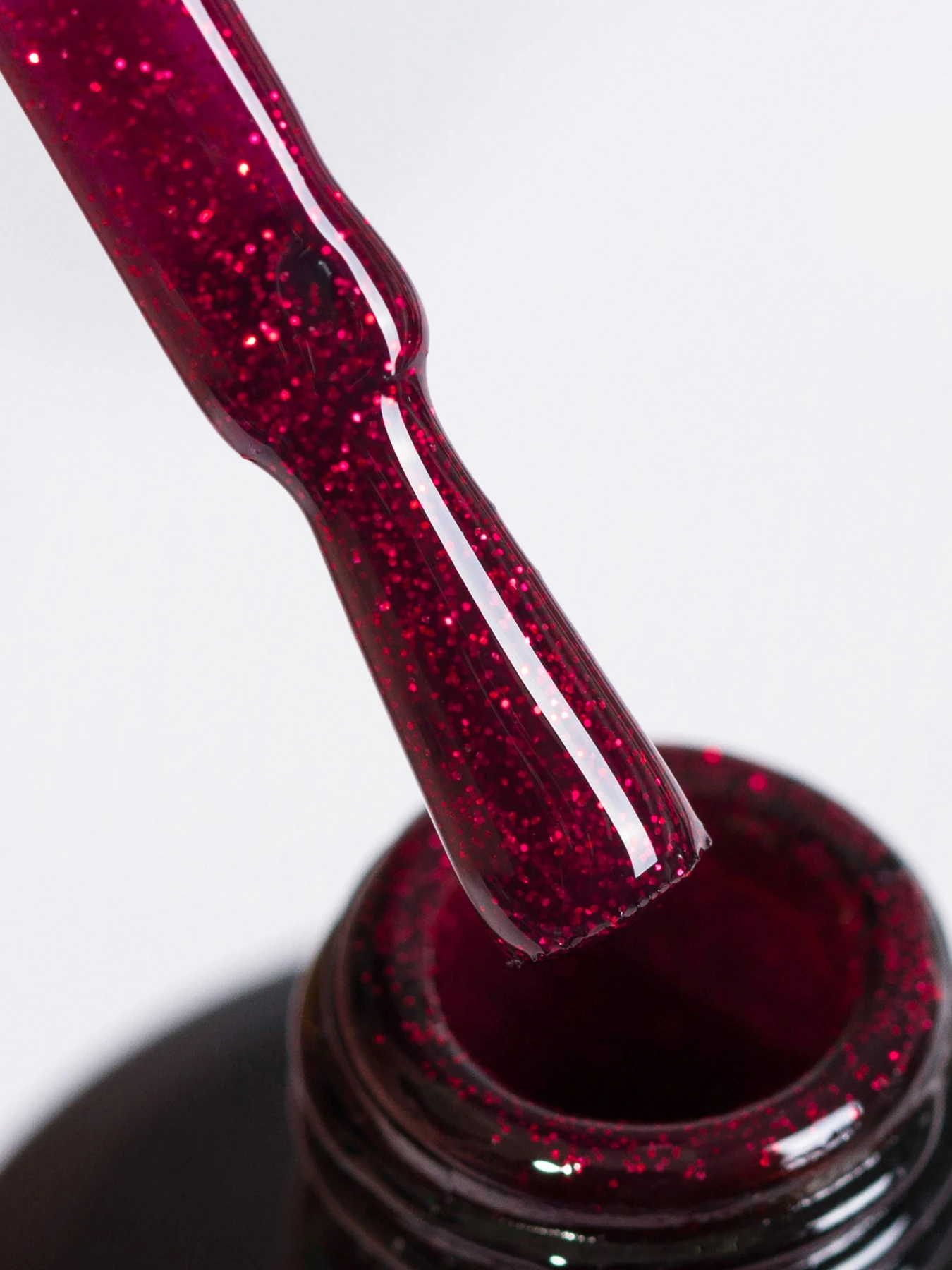 Гель-лак GLOSS Shine 407, красный с микроблеском Shine GLOSS COMPANY модель 4823271407158 Гель-лак GLOSS Shine 407, красный с микроблеском Shine GLOSS COMPANY модель 4823271407158 Фото