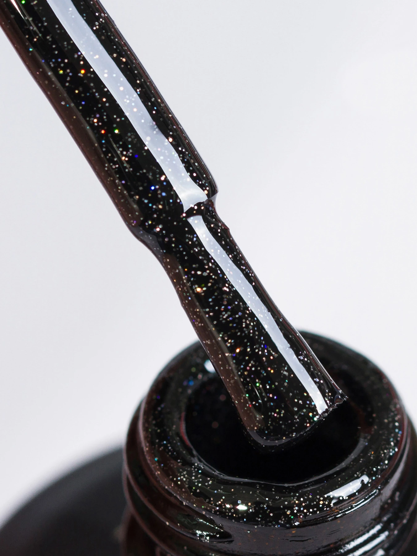 Гель-лак GLOSS Shine 418, черный с микроблеском Shine GLOSS COMPANY модель 4823271403525 Гель-лак GLOSS Shine 418, черный с микроблеском Shine GLOSS COMPANY модель 4823271403525 Фото