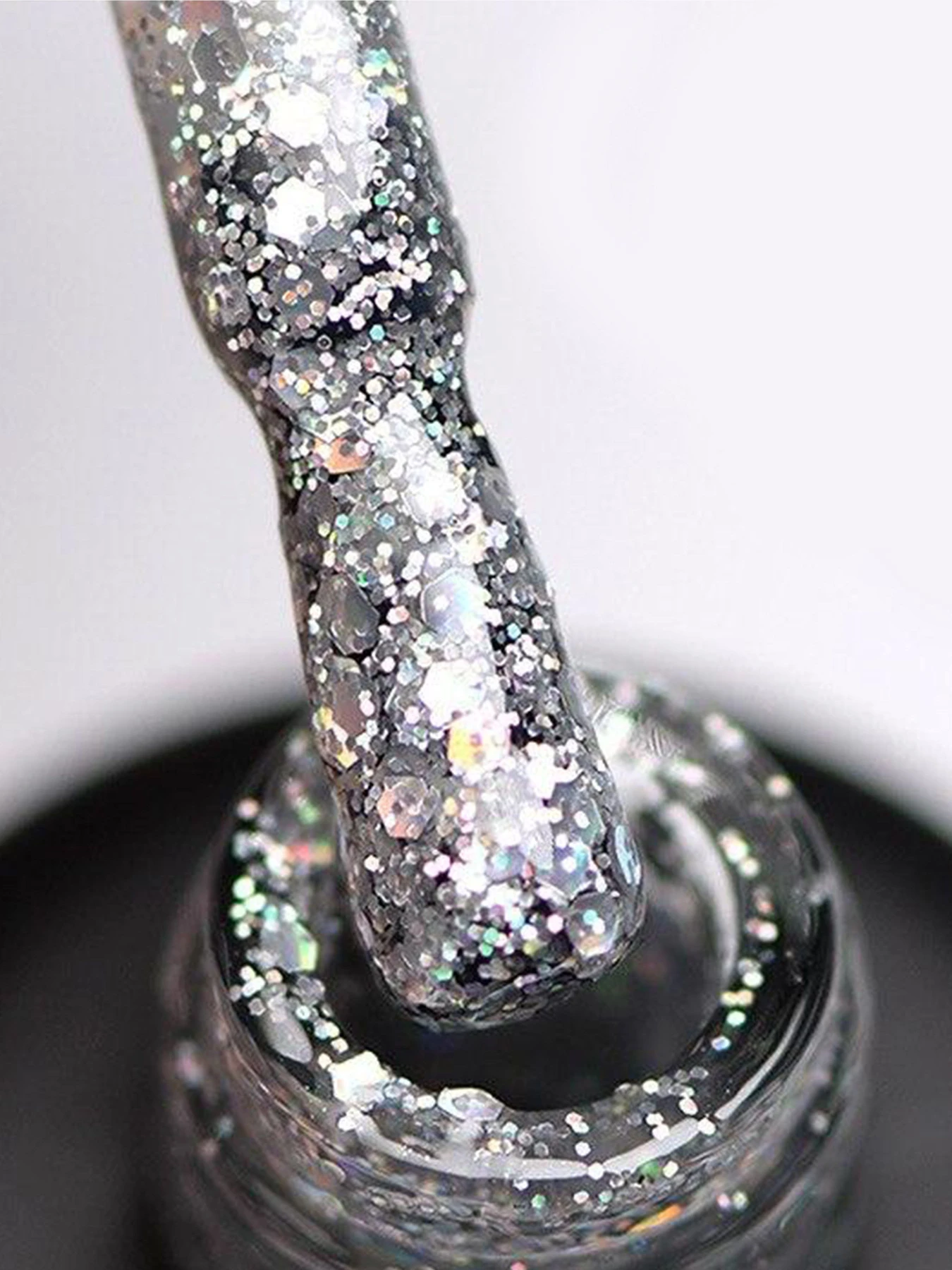 Гель-лак GLOSS Shine 420, серебристый с голографическими блестками Shine GLOSS COMPANY модель 4823271401019 Гель-лак GLOSS Shine 420, серебристый с голографическими блестками Shine GLOSS COMPANY модель 4823271401019 Фото