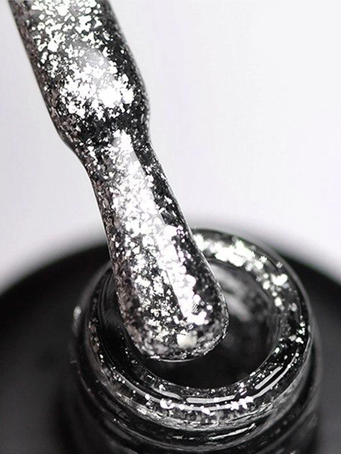 Гель-лак GLOSS Shine 424, сріблястий з мікроблиском Shine GLOSS COMPANY модель 4823271401002 Гель-лак GLOSS Shine 424, сріблястий з мікроблиском Shine GLOSS COMPANY модель 4823271401002 Фото
