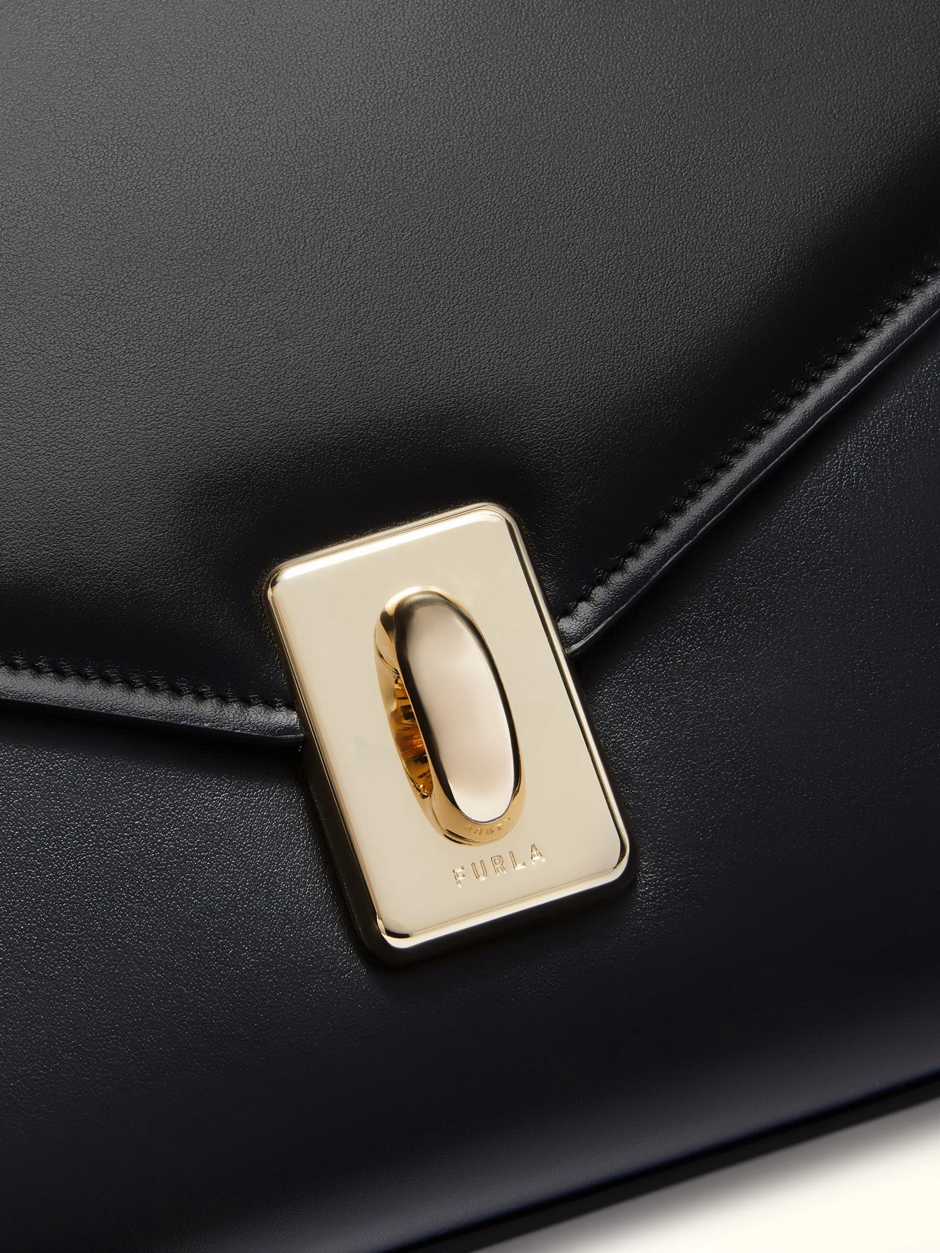 Сумки Furla модель WB01516BX3227O60001007 Сумки Furla модель WB01516BX3227O60001007 Фото