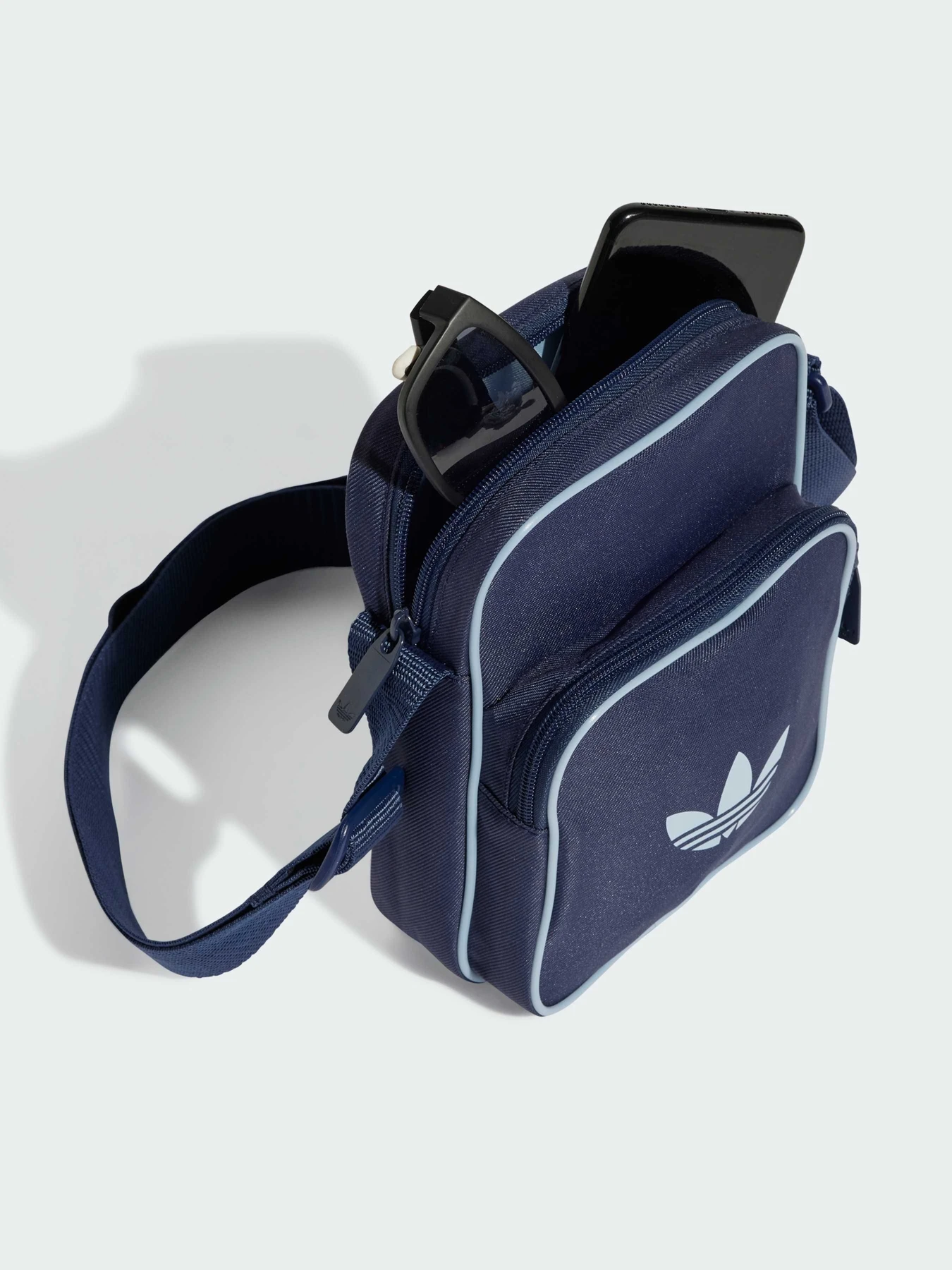 Сумки Adidas модель JD5544 Сумки Adidas модель JD5544 Фото