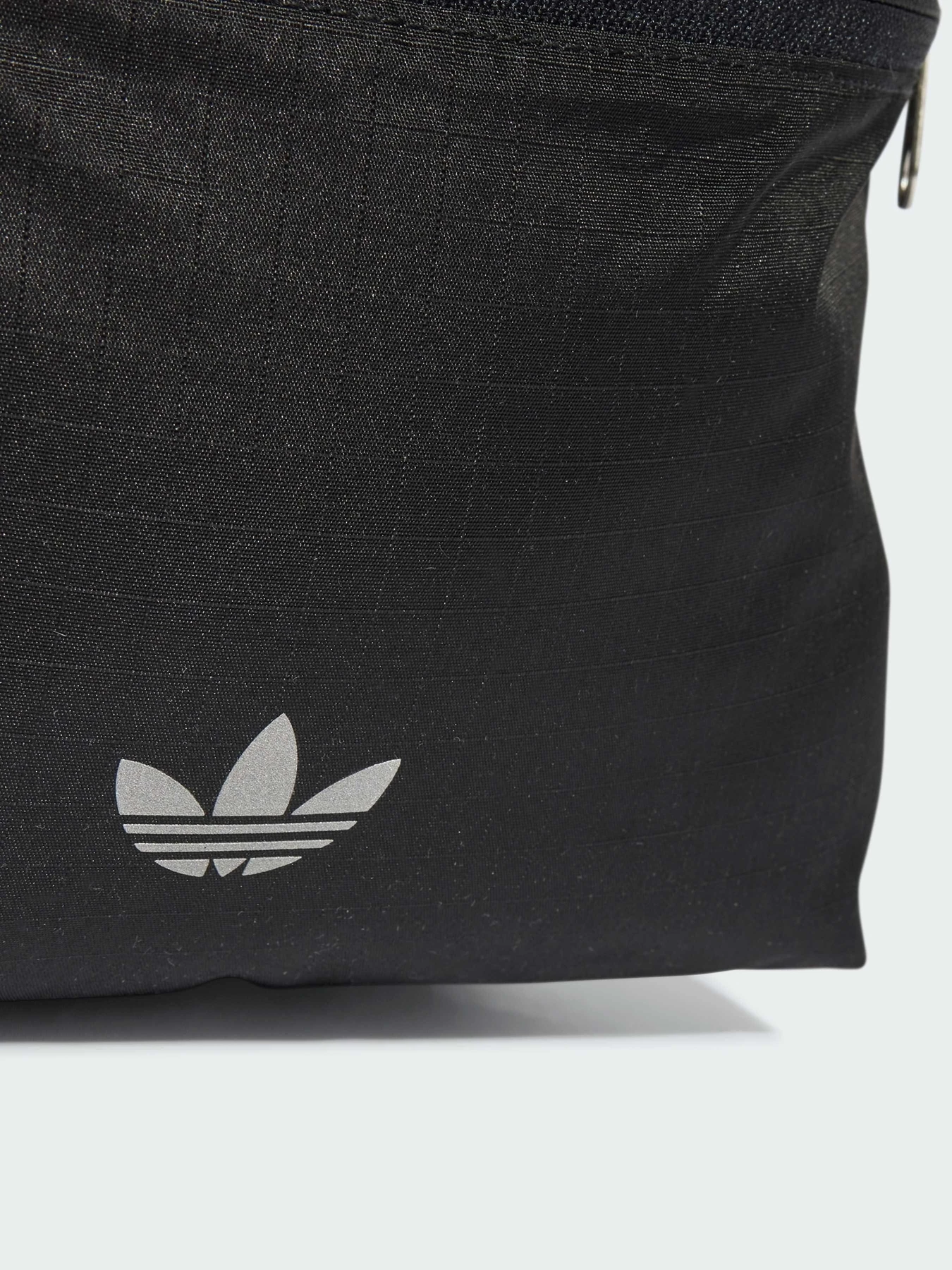 Рюкзаки Adidas модель JD5572 Рюкзаки Adidas модель JD5572 Фото