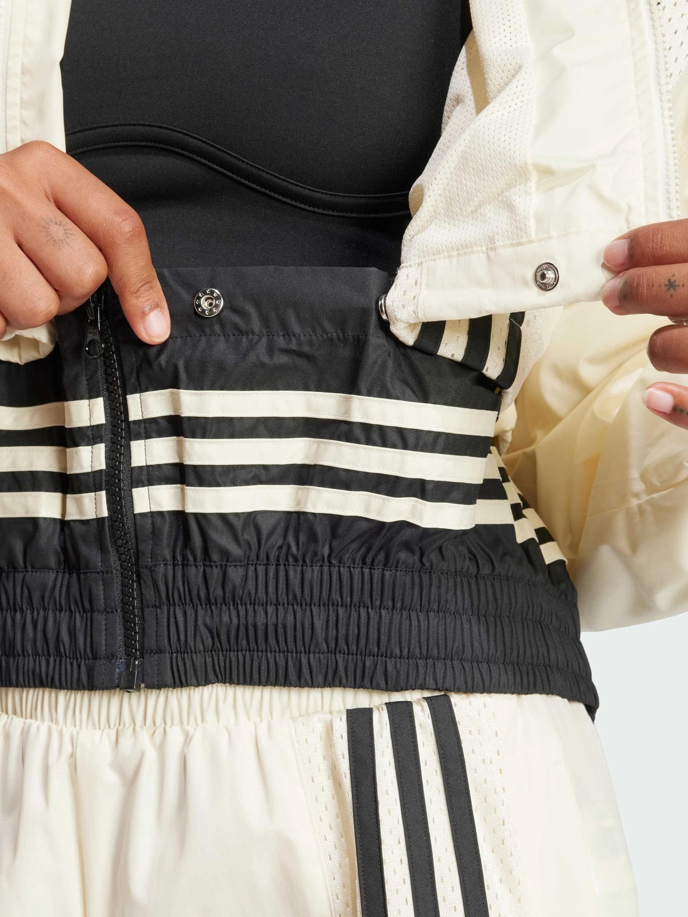 Худі та світшоти Adidas Adicolor модель JD0096 Худі та світшоти Adidas Adicolor модель JD0096 Фото