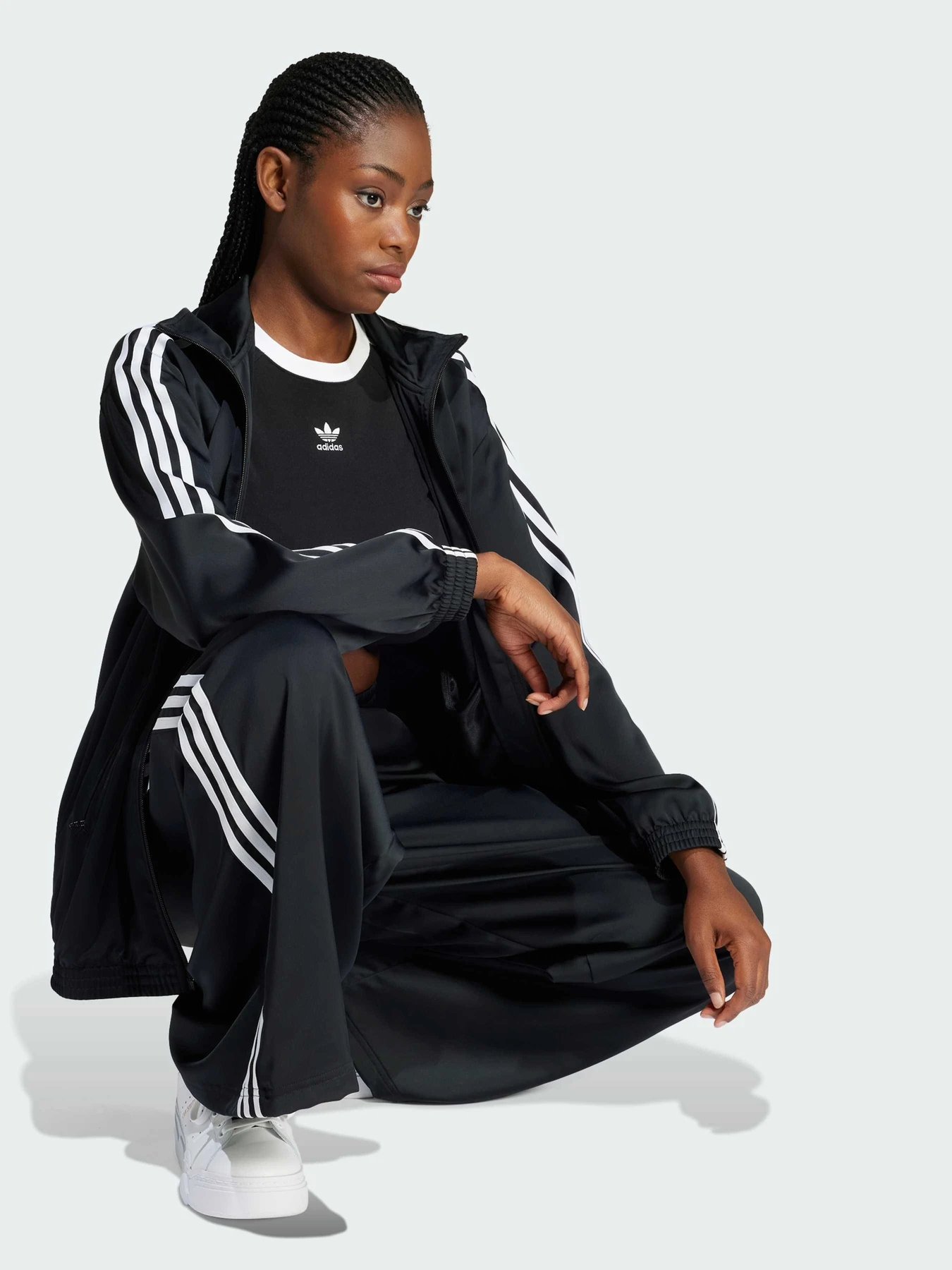 Штани Adidas Adicolor модель IU2520 Штани Adidas Adicolor модель IU2520 Фото