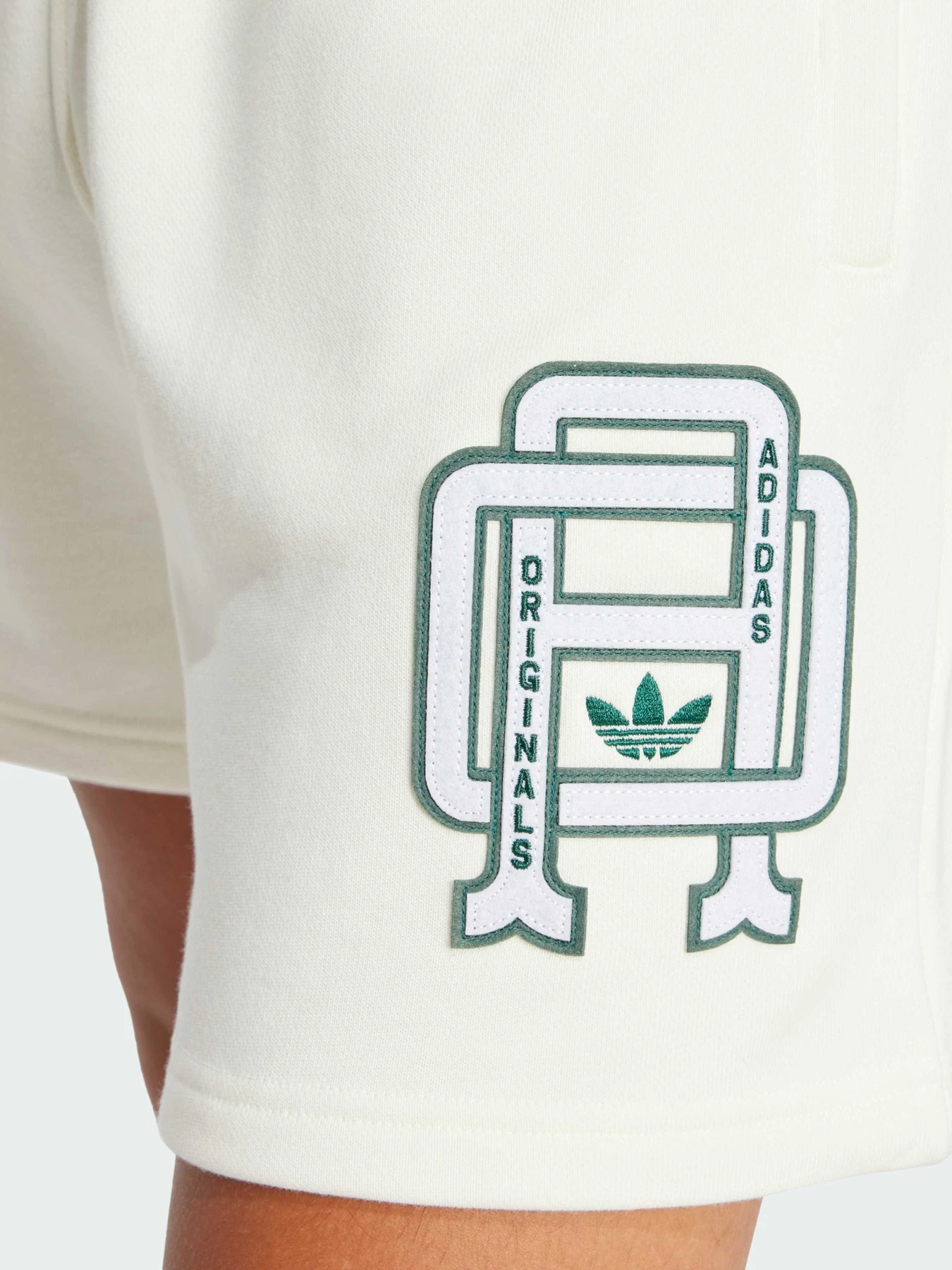 Шорты Adidas Graphics модель JD0688 Шорты Adidas Graphics модель JD0688 Фото