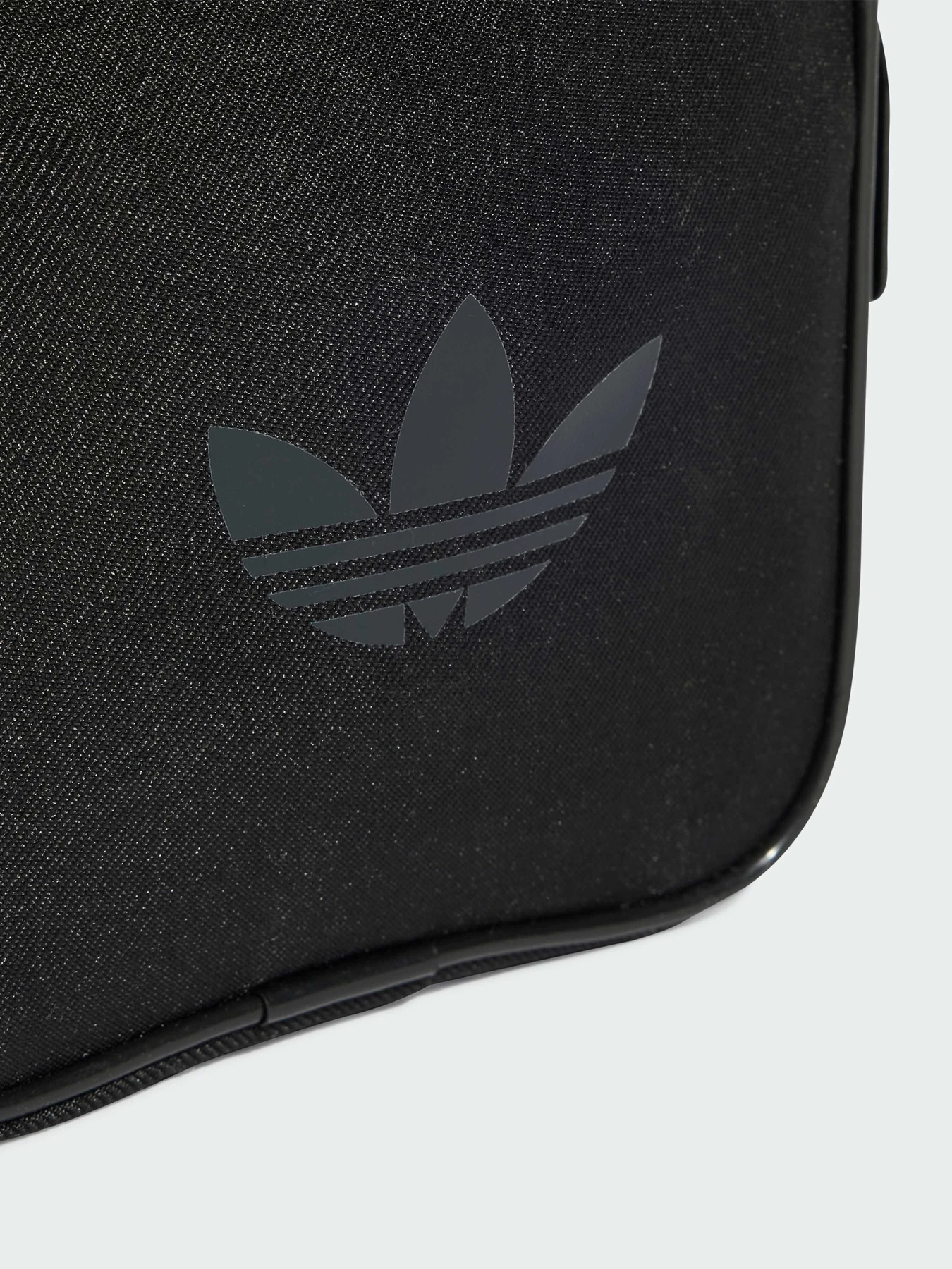 Сумки Adidas Adicolor модель JD5543 Сумки Adidas Adicolor модель JD5543 Фото