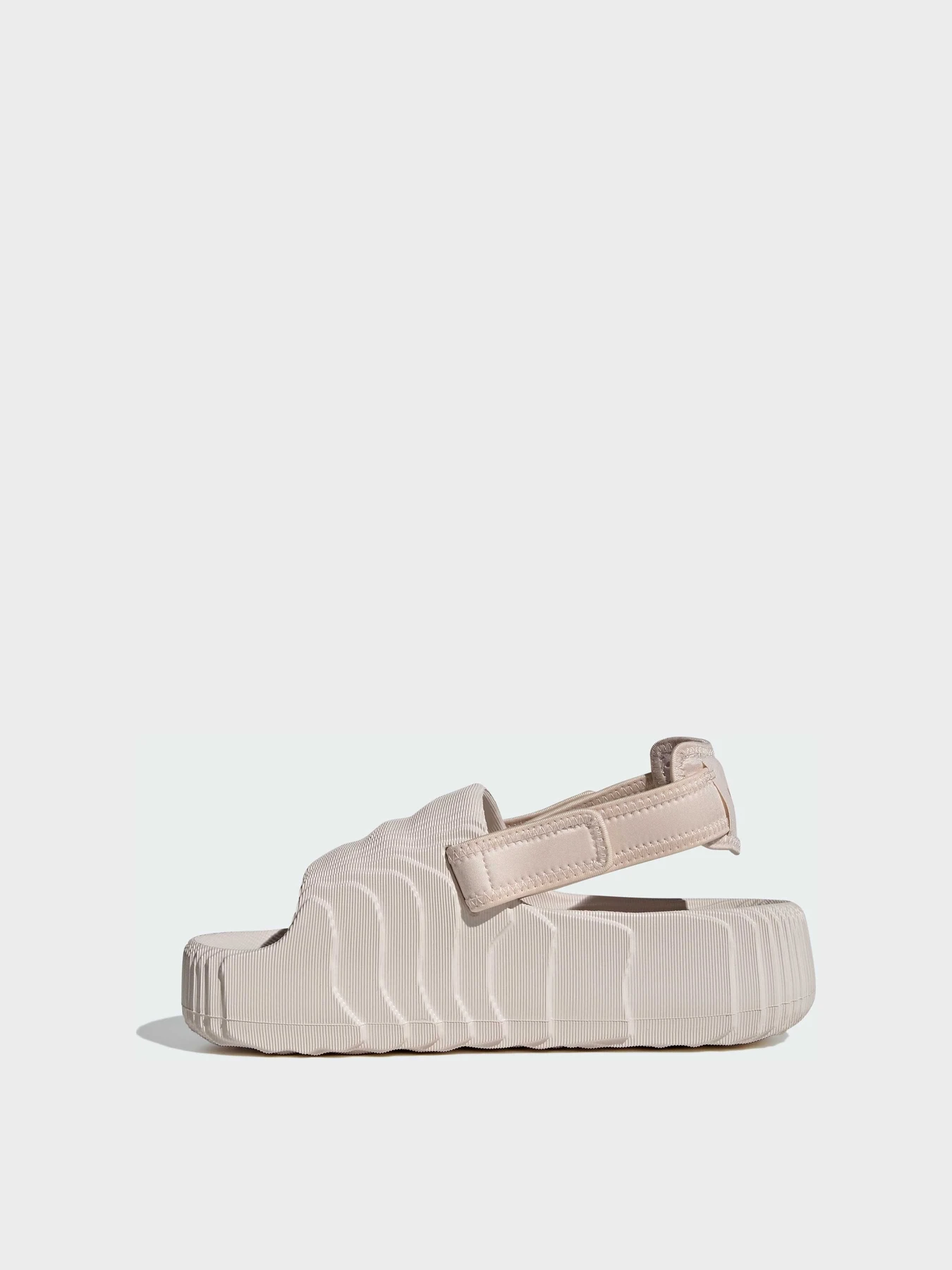 Сандалии Adidas Adilette модель IE5651 Сандалии Adidas Adilette модель IE5651 Фото