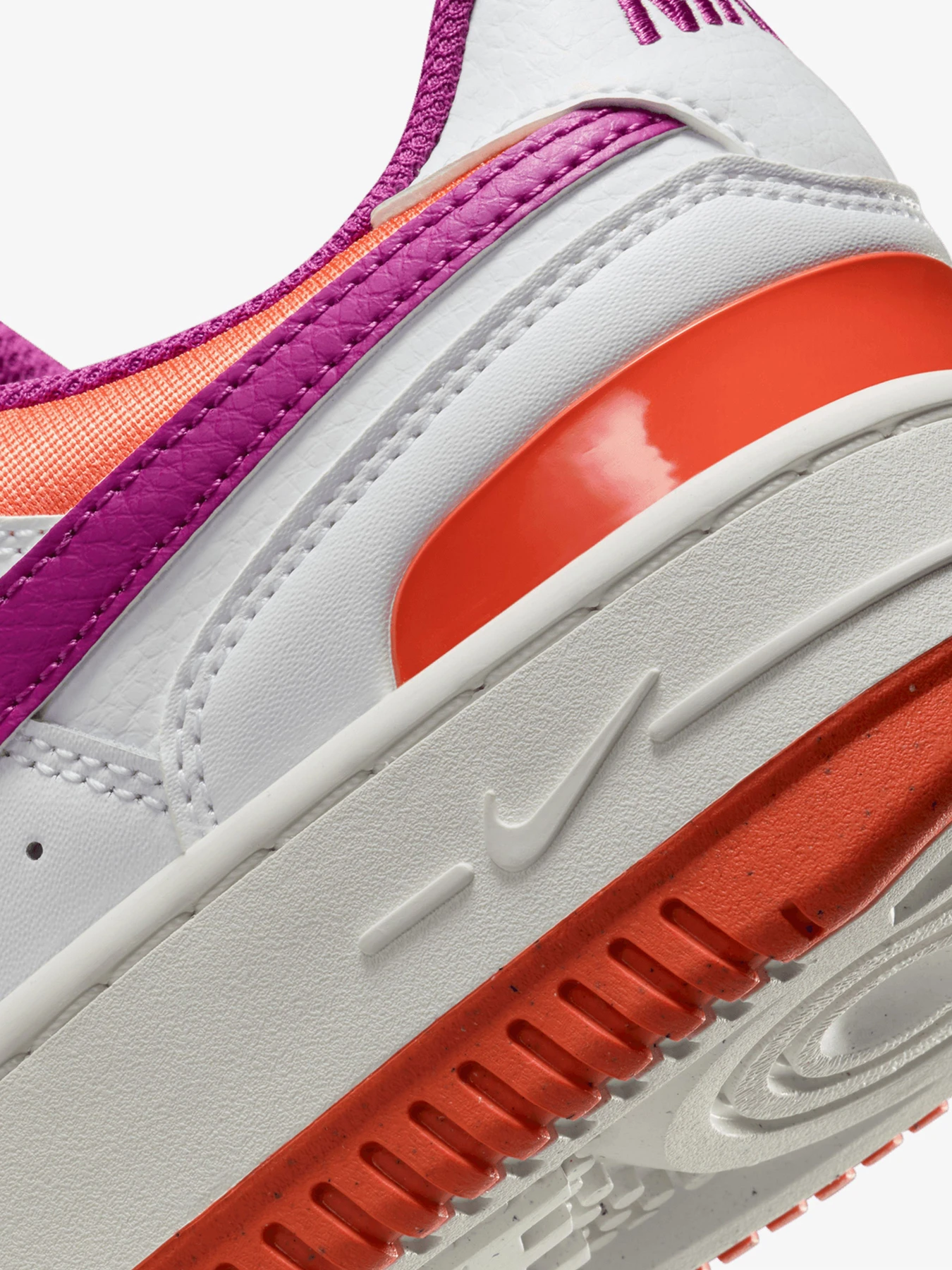 Кроссовки NIKE модель DX9176.113 Фото