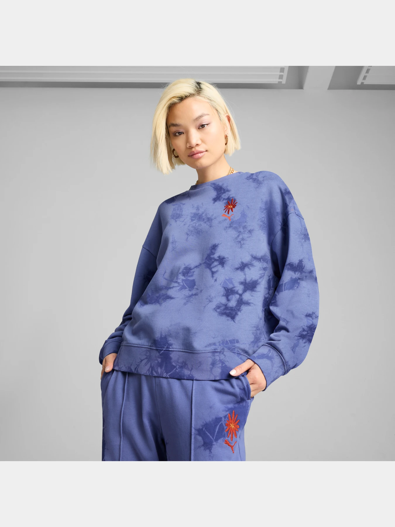 Худи и свитшоты PUMA Wardrobe Ess Graphic Crew модель 629817 Худи и свитшоты PUMA Wardrobe Ess Graphic Crew модель 629817 Фото