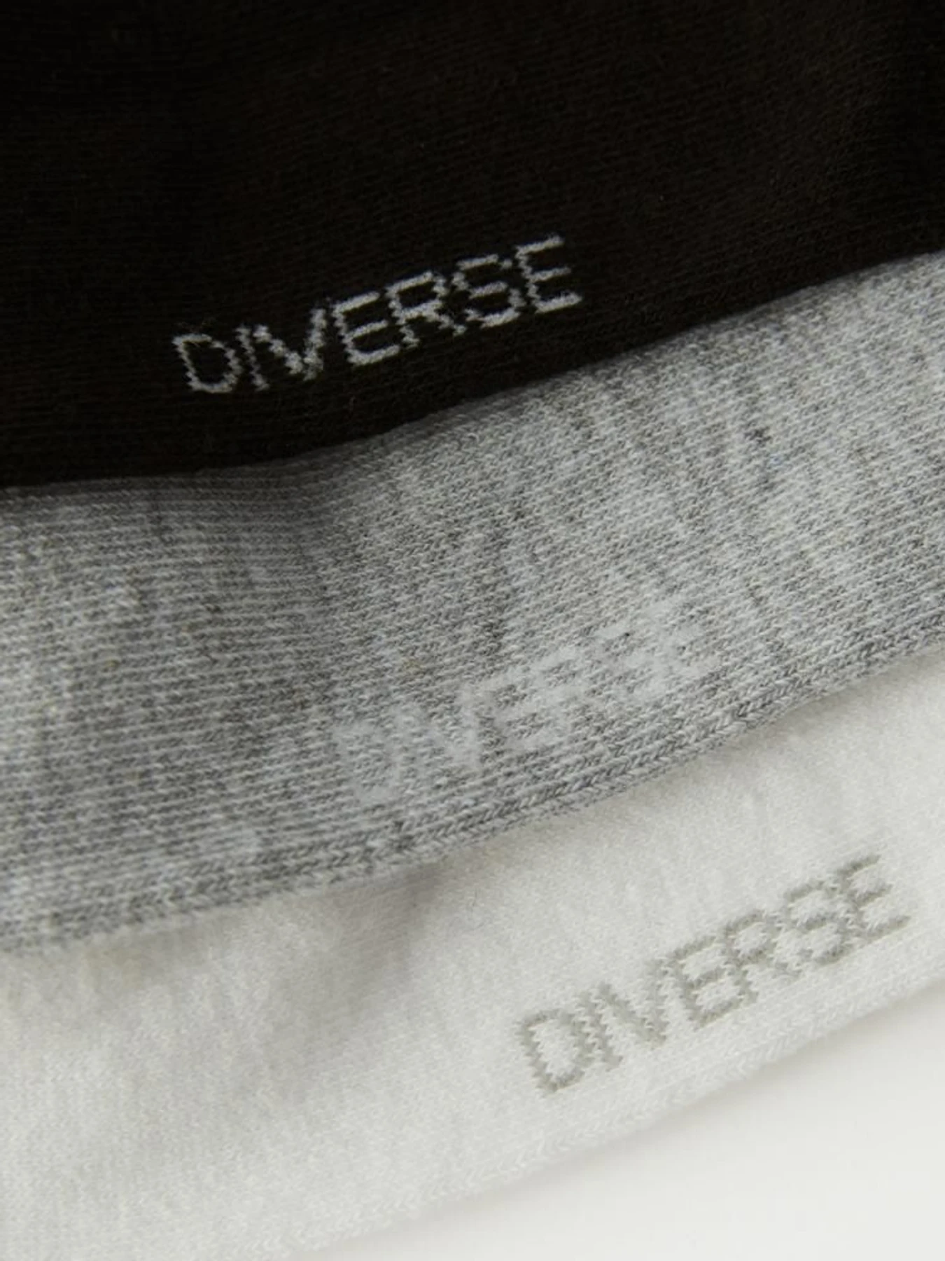 Носки и гольфы DIVERSE модель 10046243 Носки и гольфы DIVERSE модель 10046243 Фото